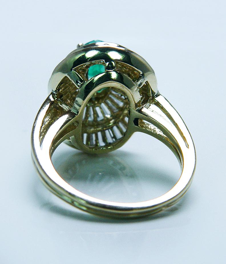 Vintage Designer Emerald Baguette Diamond 18K Gold Swirl Ballerina Ring Estate For Sale 7