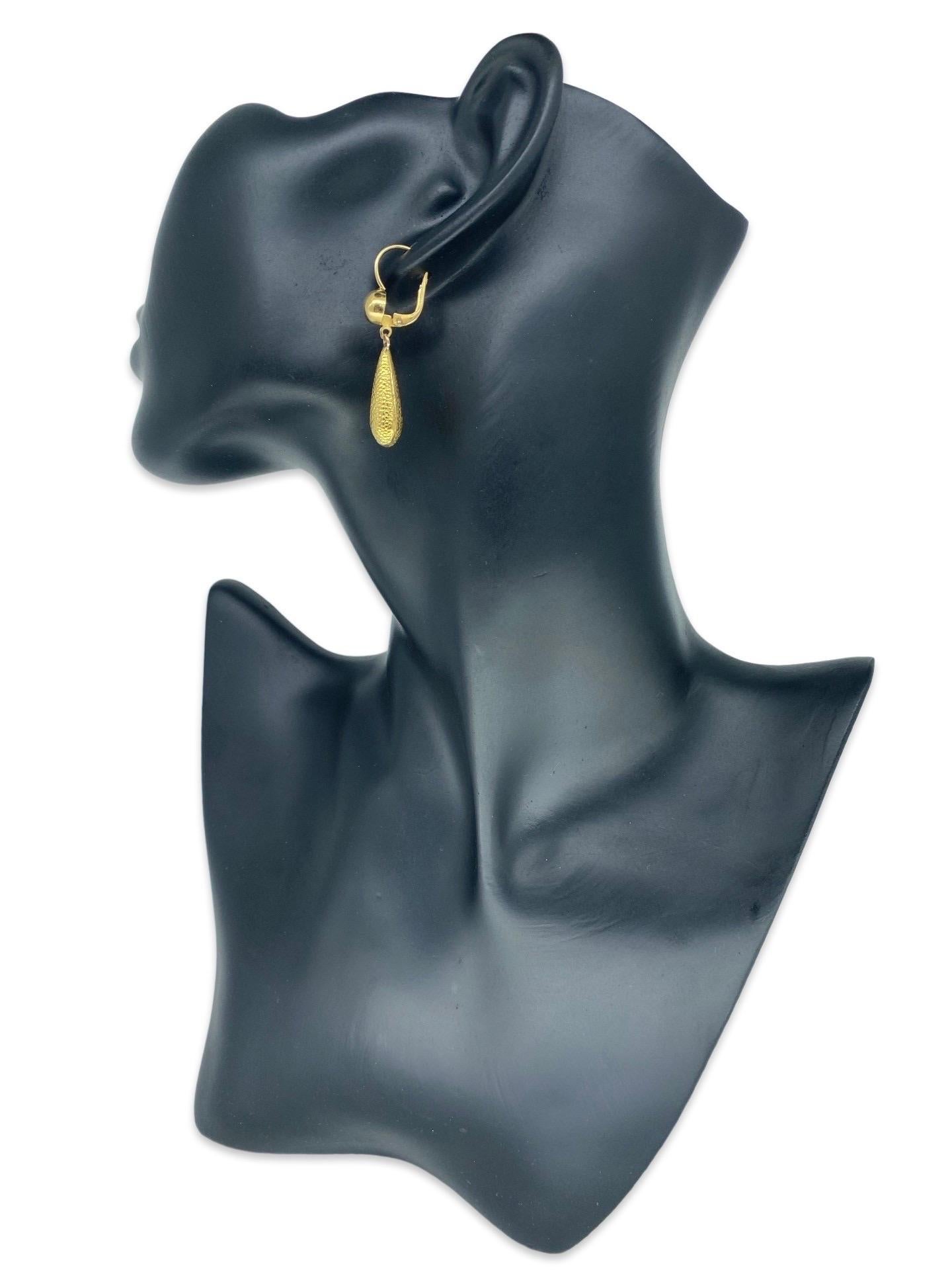 Women's Vintage Designer Hammered Dangle Drop Lever Back Earrings 18k Gold Italy For Sale