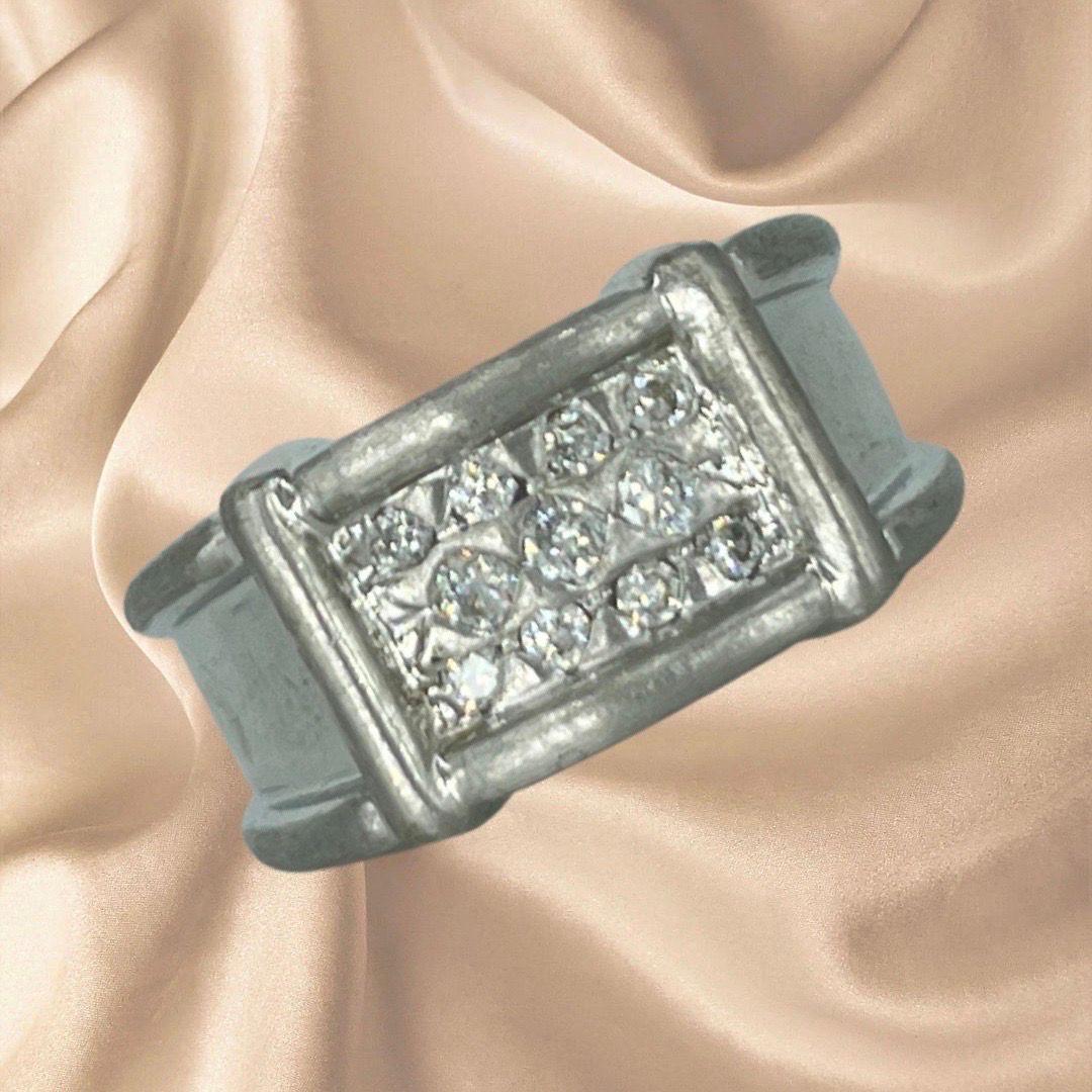 Conjunto de anillo y pendientes de clip con diamantes de 0,84 quilates de diseño vintage a juego Corte redondo en venta