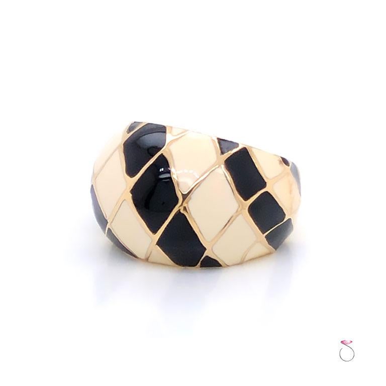 Anillo grande de esmalte blanco y negro en oro amarillo de 14k de diseño vintage MAZ Retro en venta