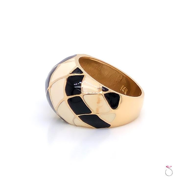 Femenino o masculino Anillo grande de esmalte blanco y negro en oro amarillo de 14k de diseño vintage MAZ en venta