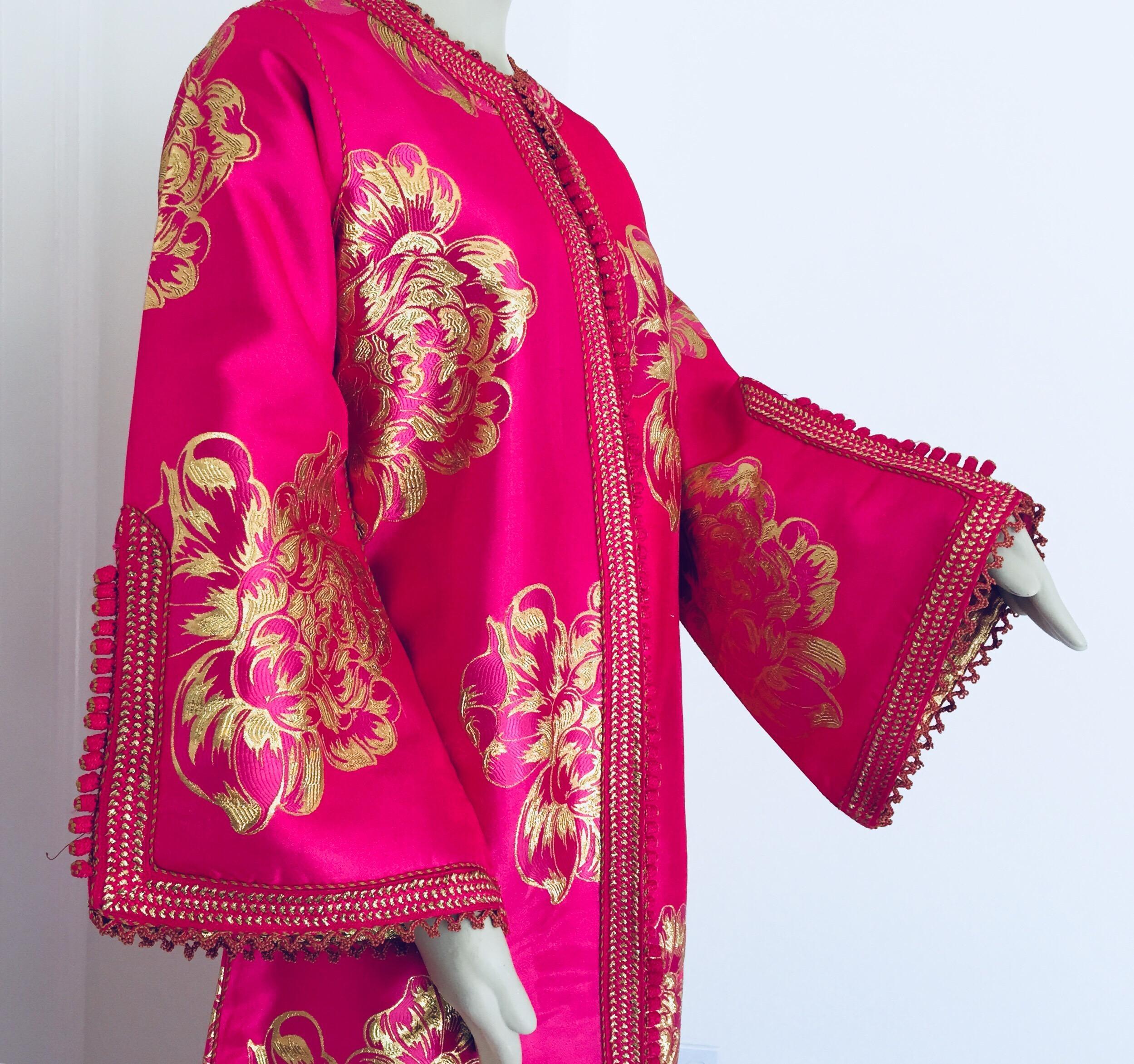 Vintage Designer Moroccan Caftan, Metallic Brocade Kaftan with Pink and Gold For Sale 9