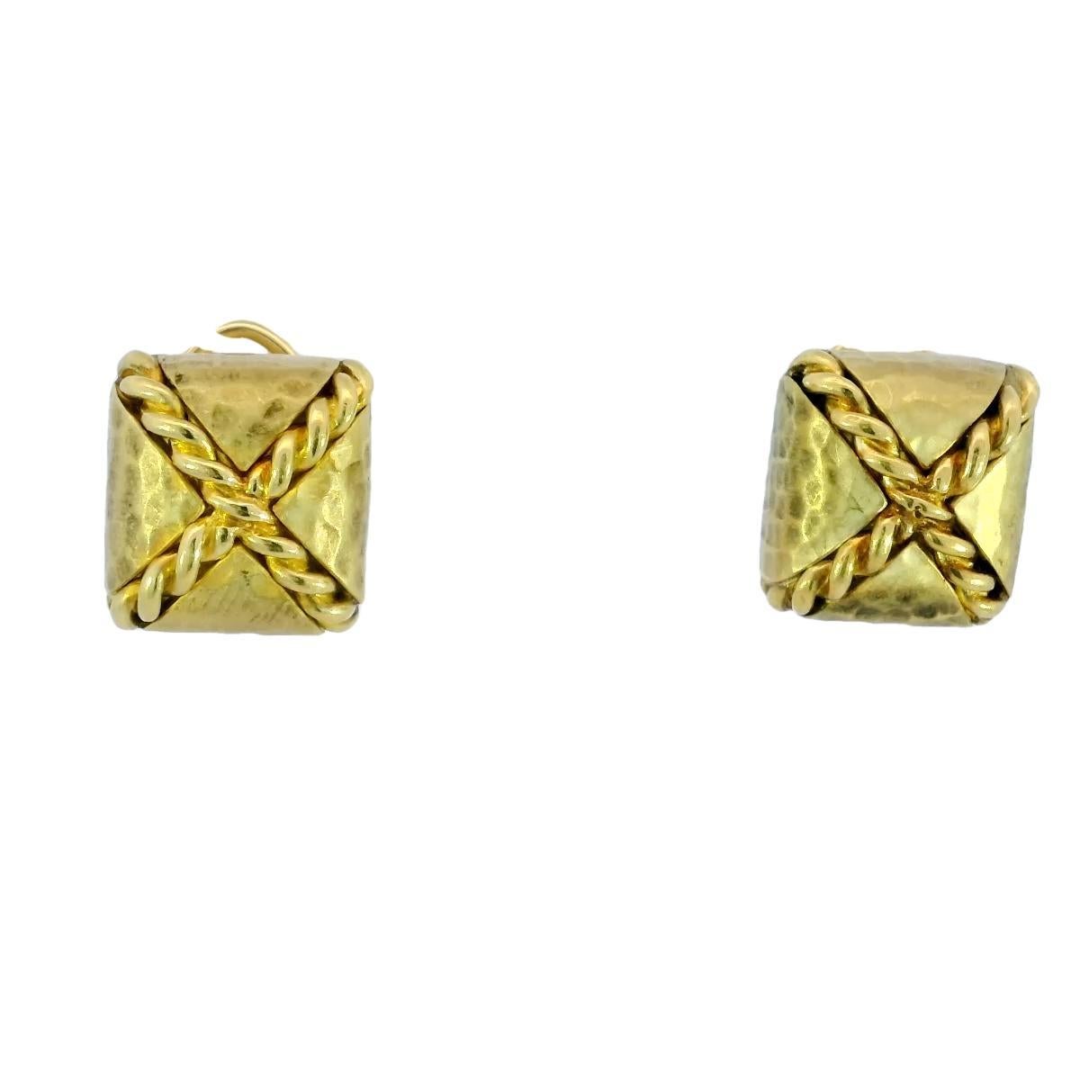 Quadratische Vintage Designer-Ohrringe aus 18 Karat Gelbgold, handgehämmert von Maz im Angebot 3