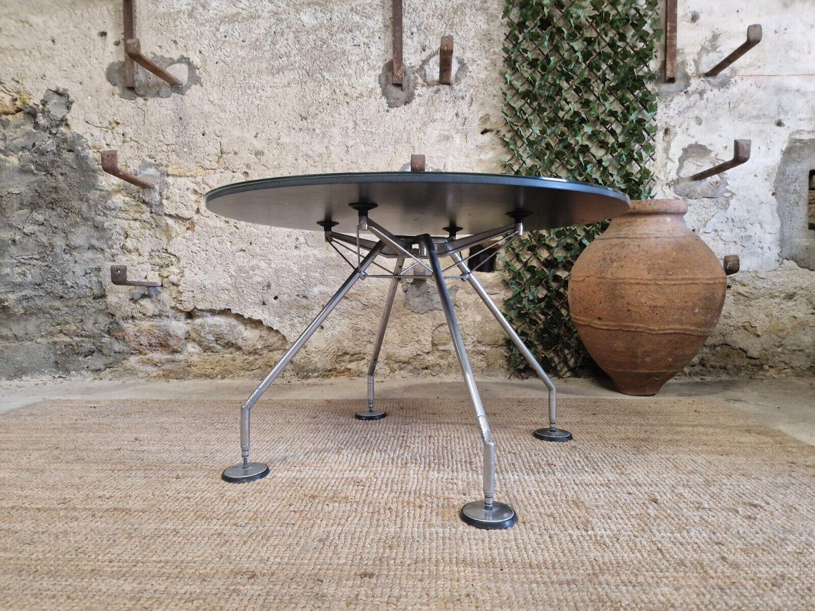 Vintage Table Sir Norman Foster 1935 Techno Edition with Pebbles In Good Condition For Sale In Buxton, GB