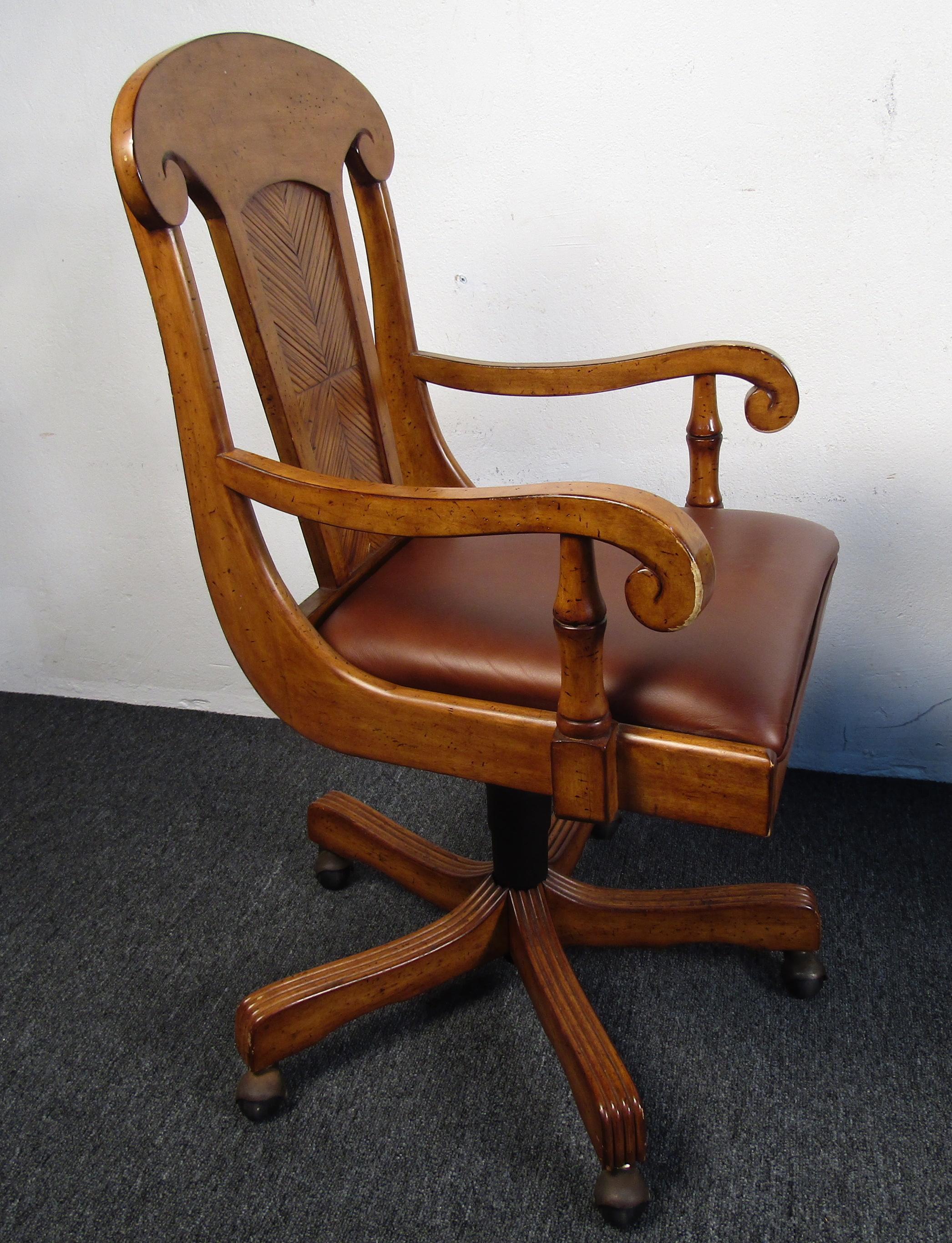 Bureau et chaise vintage en vente 1