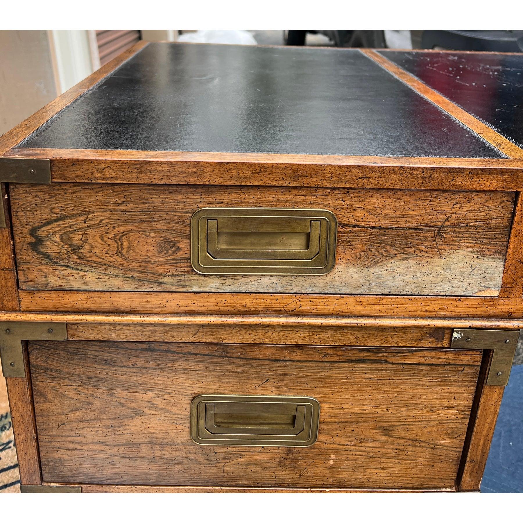 Scrivania vintage di Baker in stile Campaigner con piano in pelle in vendita 4