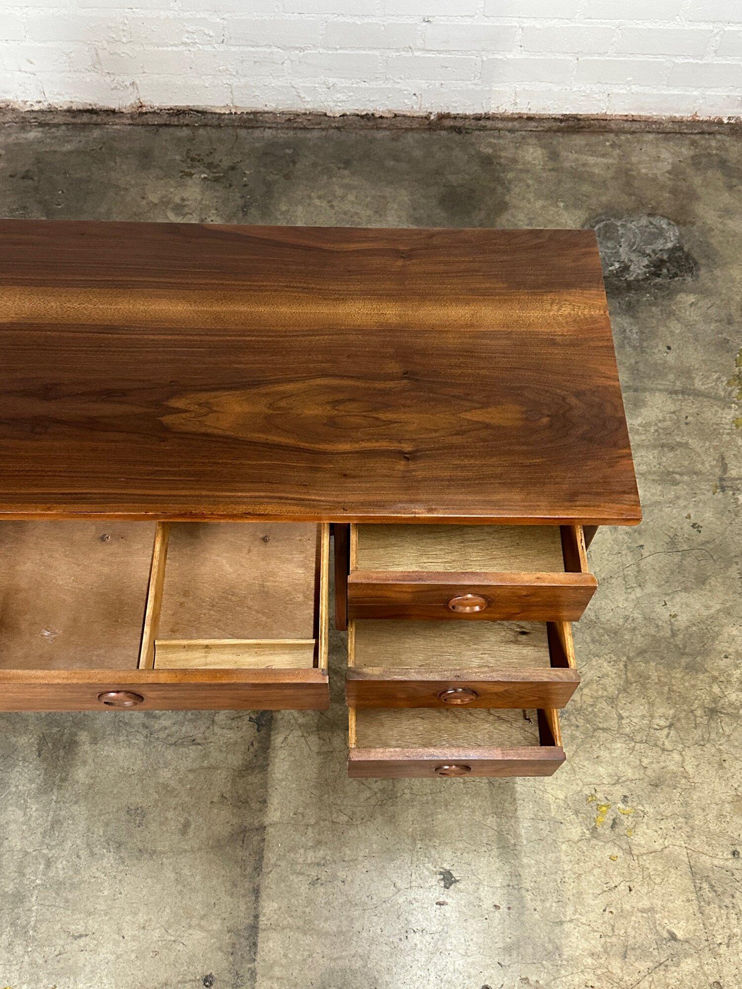 Mid-20th Century Vintage desk by Stanley
