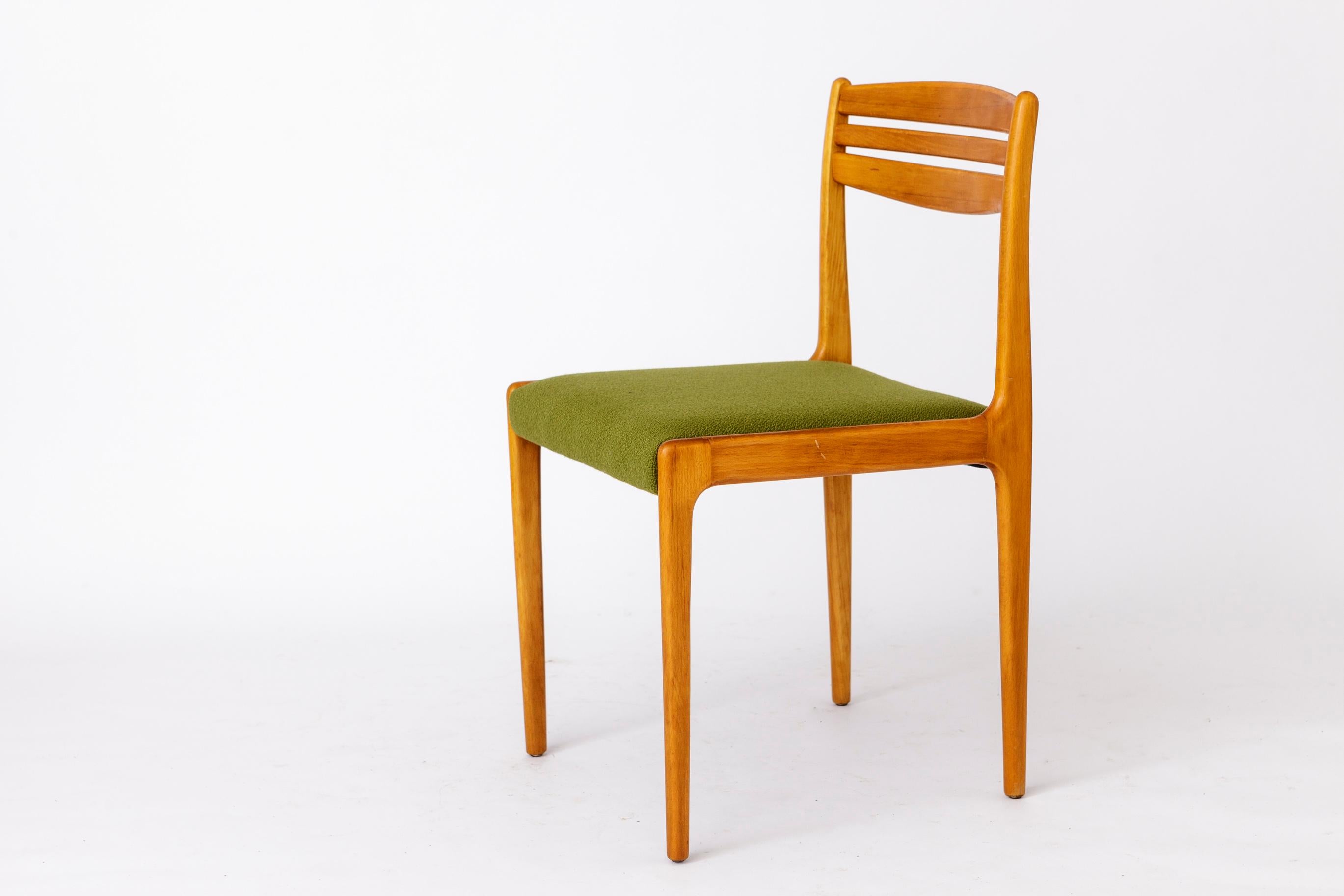 Vintage Desk Chair  1960s-1970s Mid-Century Office Chair  Beech Wood Frame & G In Good Condition In Hannover, DE