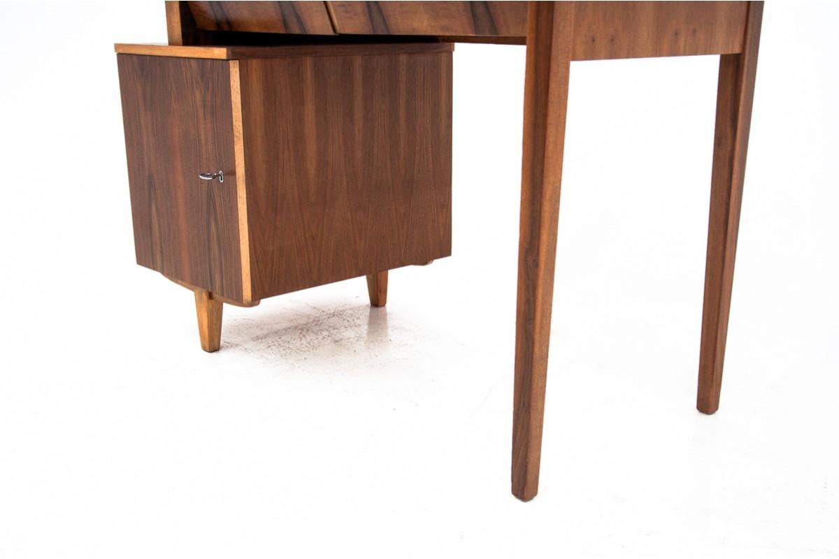 Scrivania vintage, design di M. Puchała, Polonia, anni '60. in vendita 3