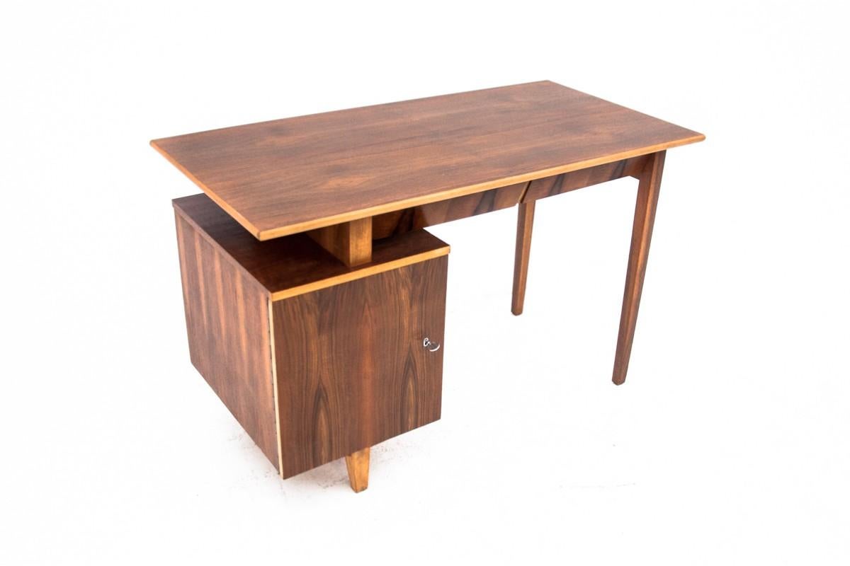 Mid-Century moderno Scrivania vintage, design di M. Puchała, Polonia, anni '60. in vendita