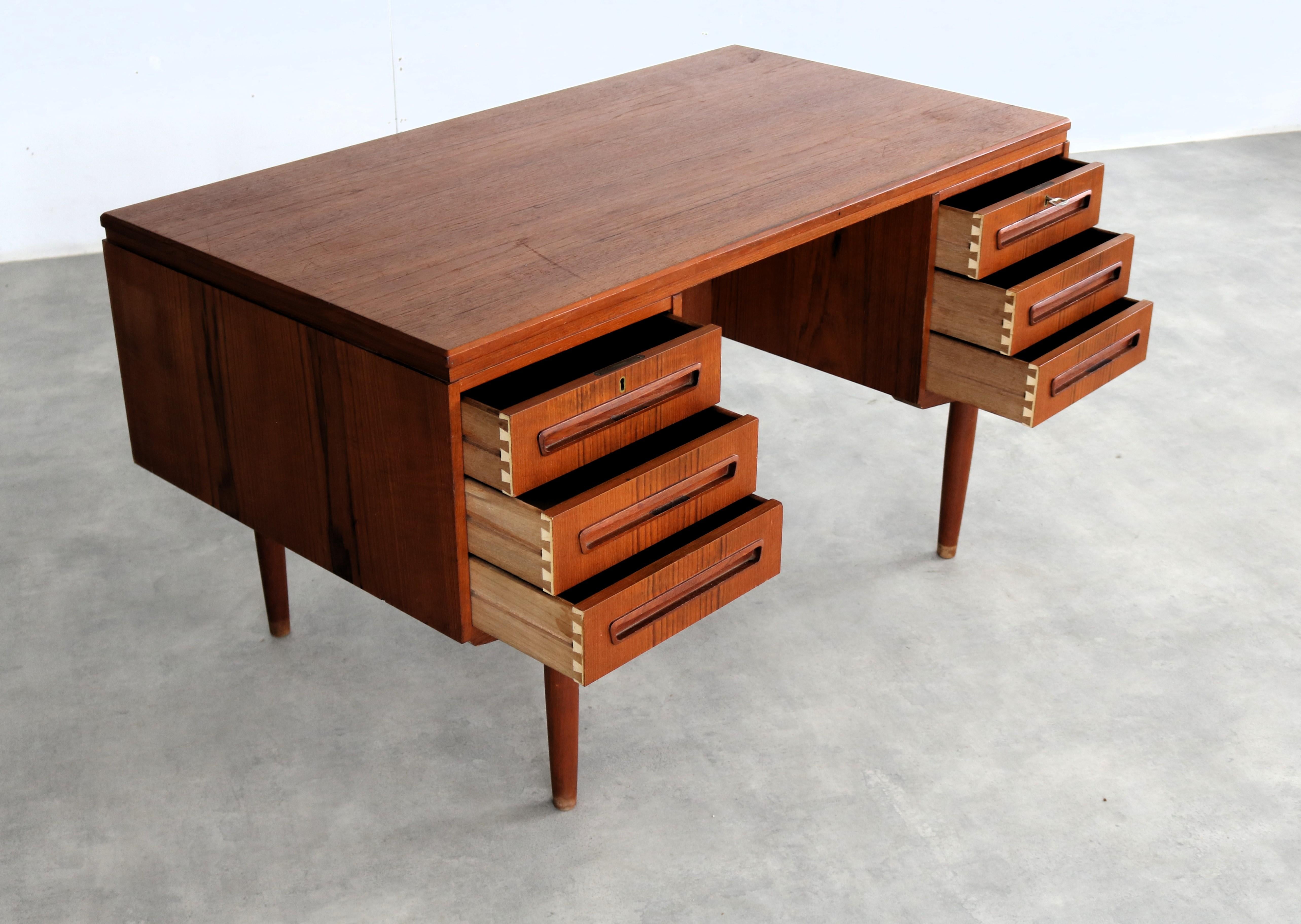alter Schreibtisch  Schreibtisch  60s  J. Svenstrup  Dänisch im Angebot 6