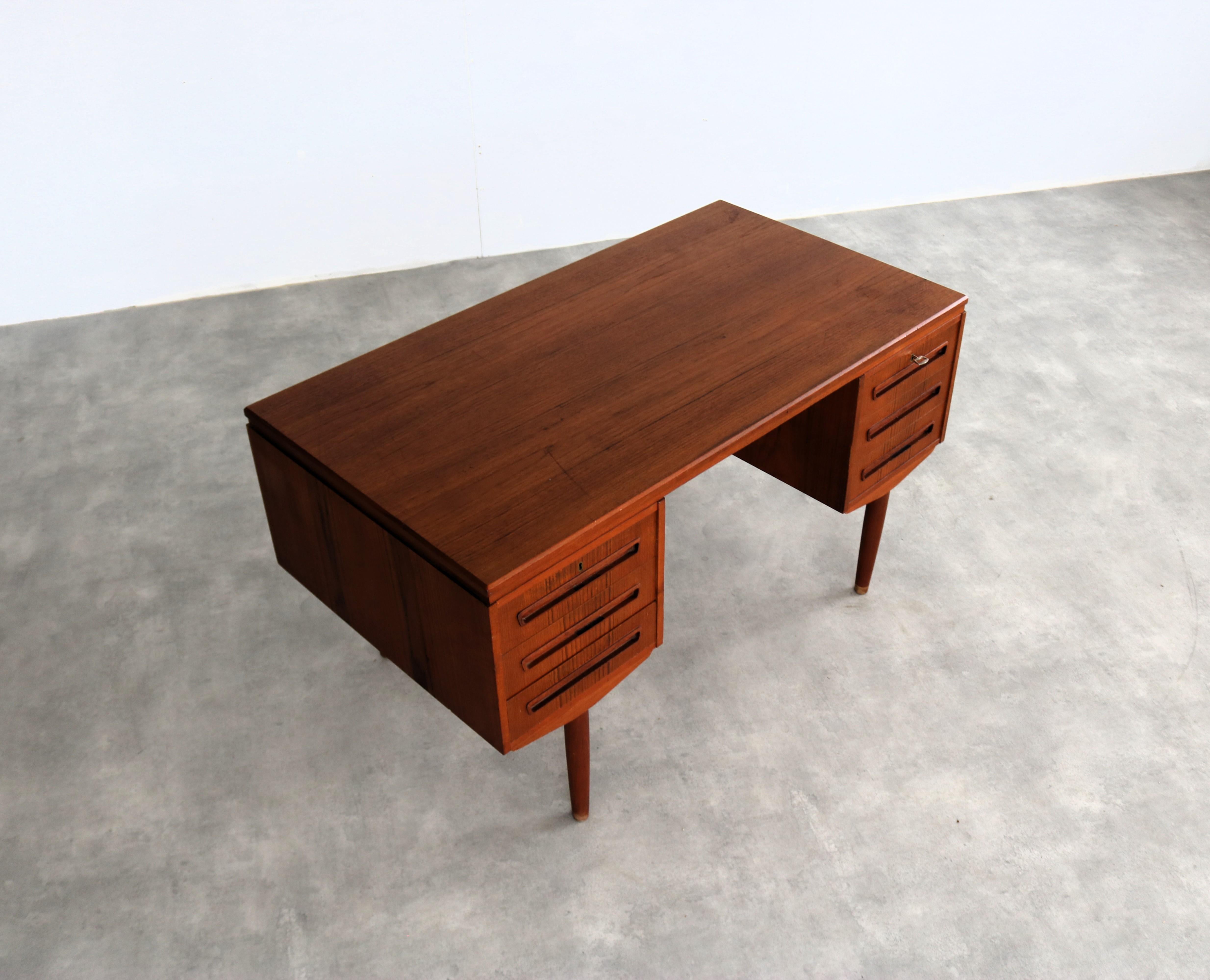 alter Schreibtisch  Schreibtisch  60s  J. Svenstrup  Dänisch im Angebot 7