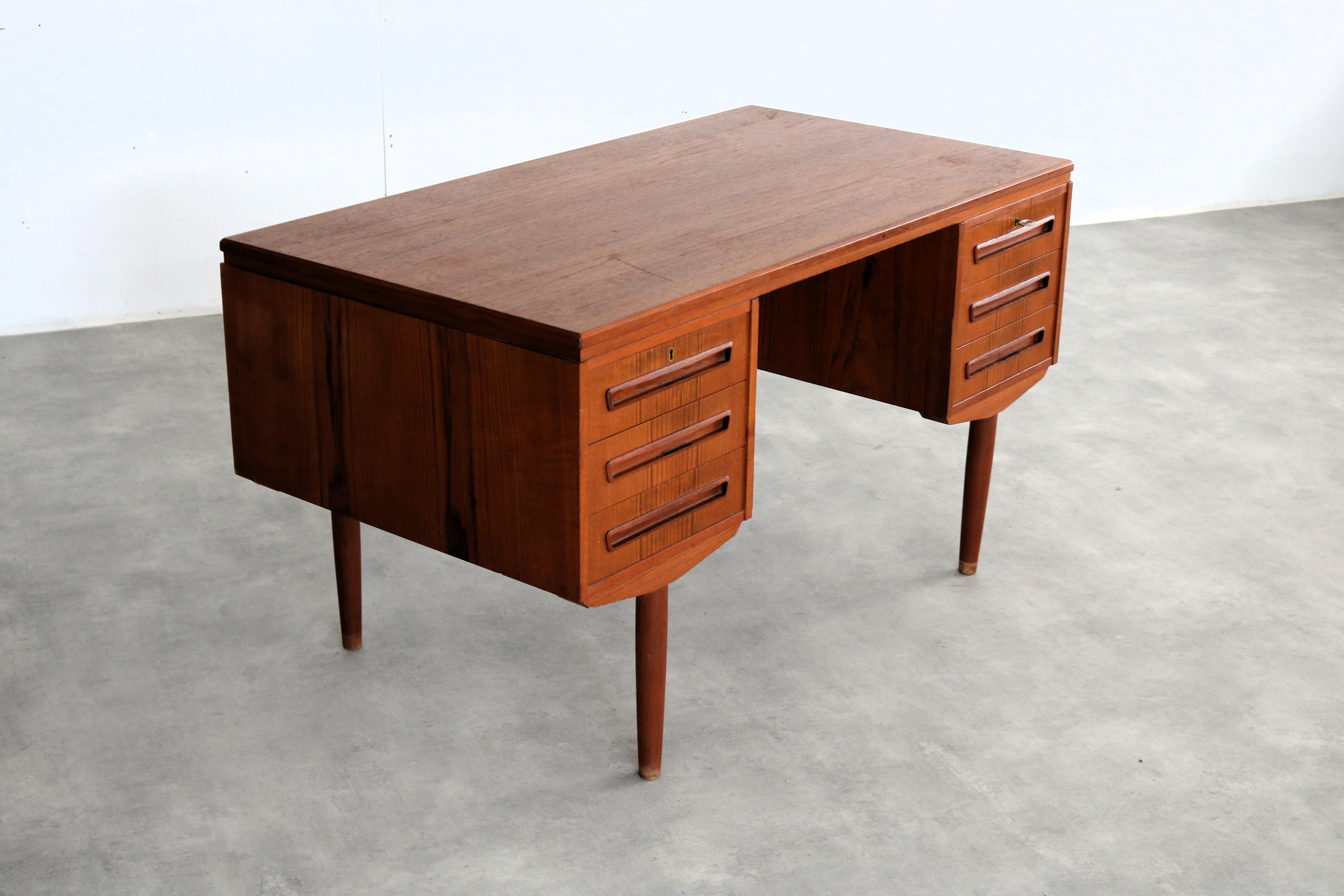 alter Schreibtisch  Schreibtisch  60s  J. Svenstrup  Dänisch (Mitte des 20. Jahrhunderts) im Angebot