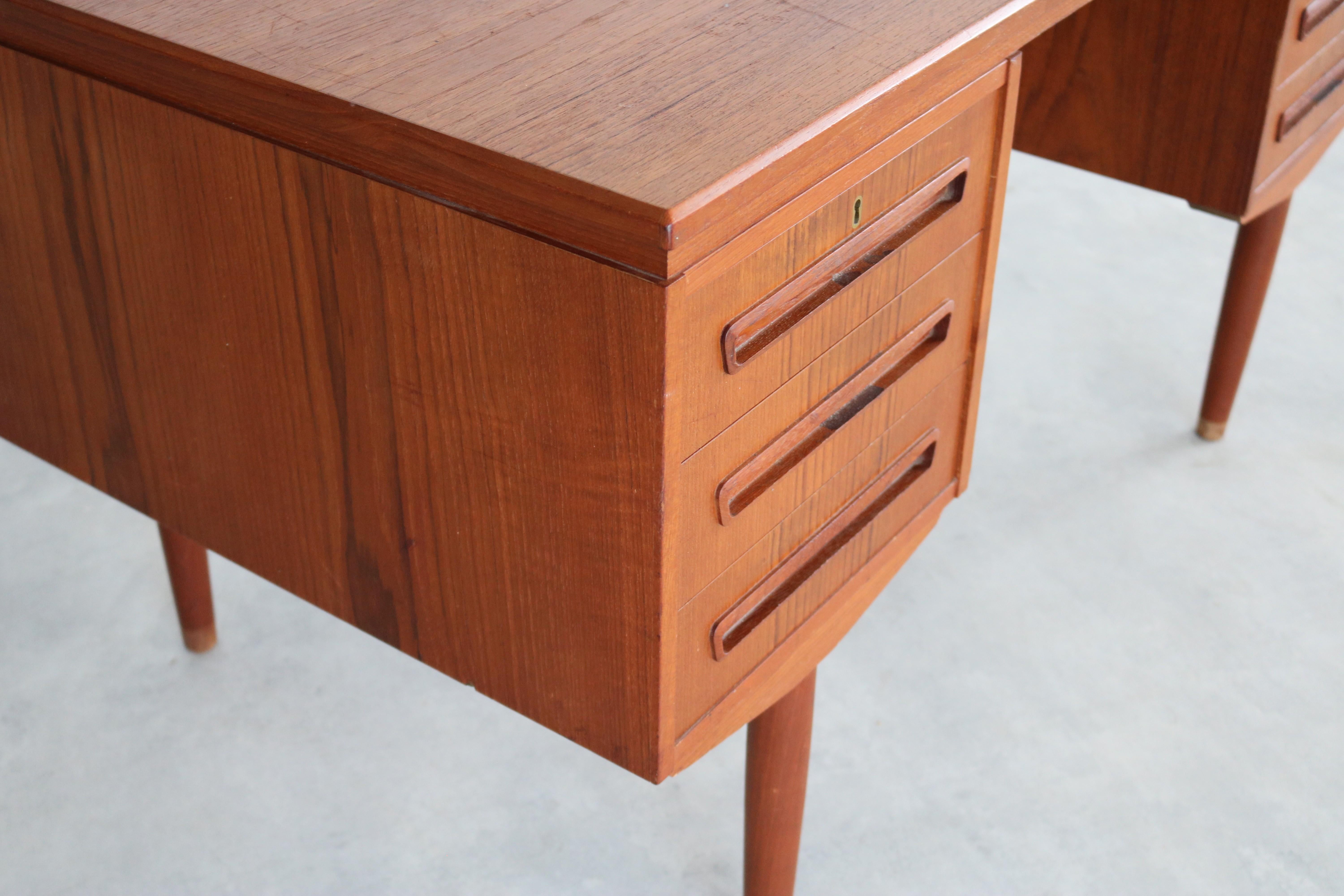 alter Schreibtisch  Schreibtisch  60s  J. Svenstrup  Dänisch im Angebot 1