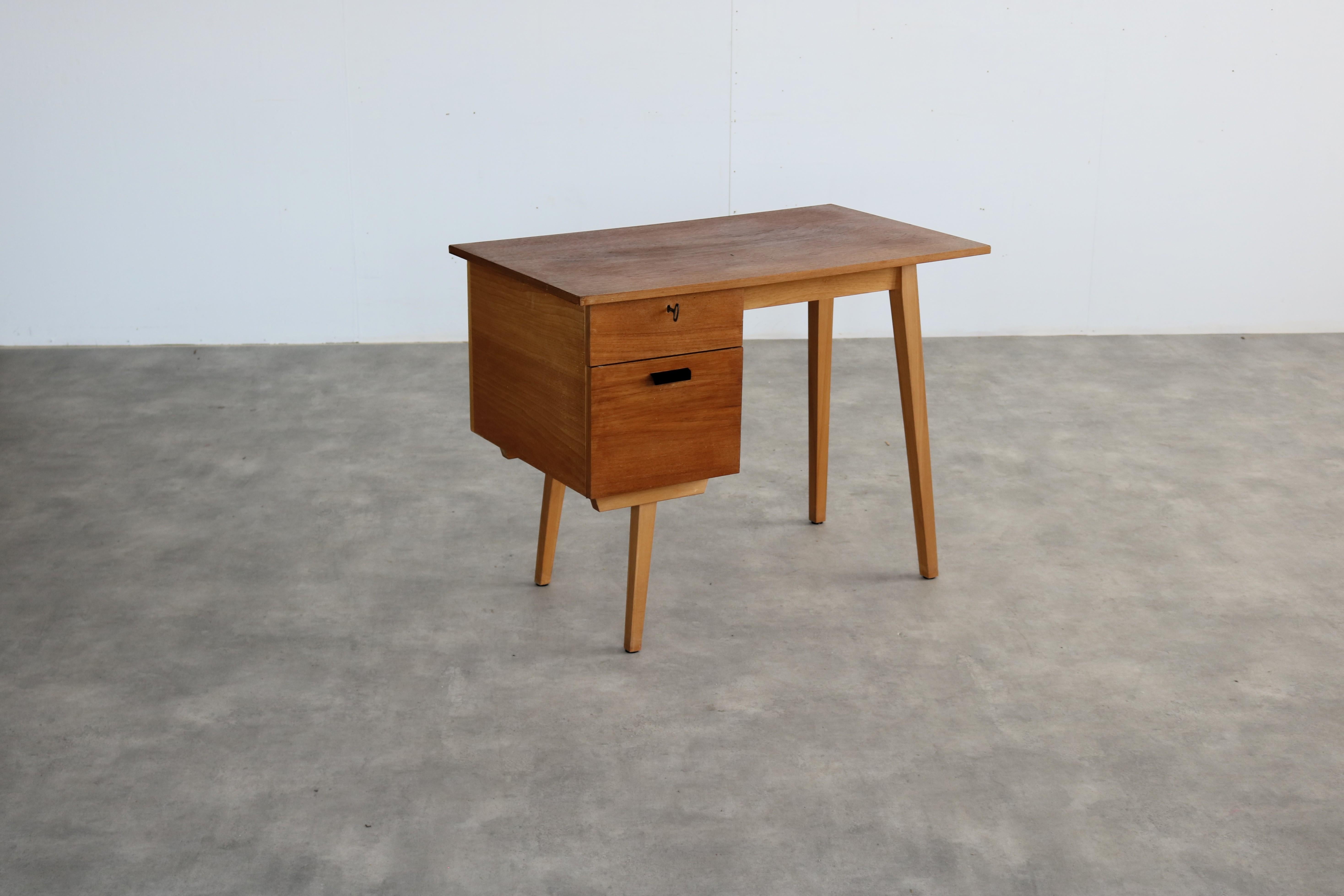 alter Schreibtisch  Schreibtisch  Teakholz  1960s (Niederländisch) im Angebot
