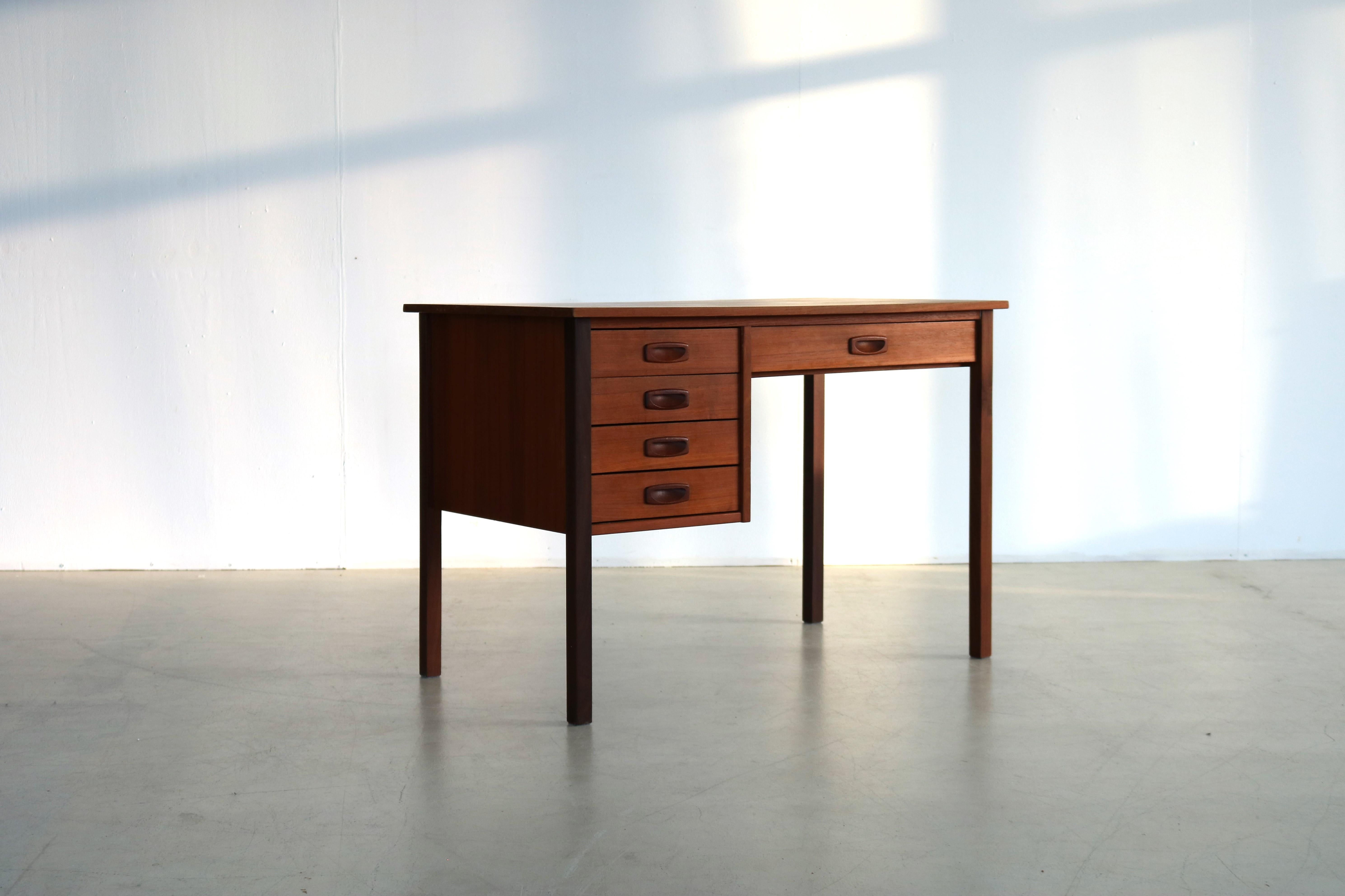 vintage desk  desk  teak  60s  Danish 4
