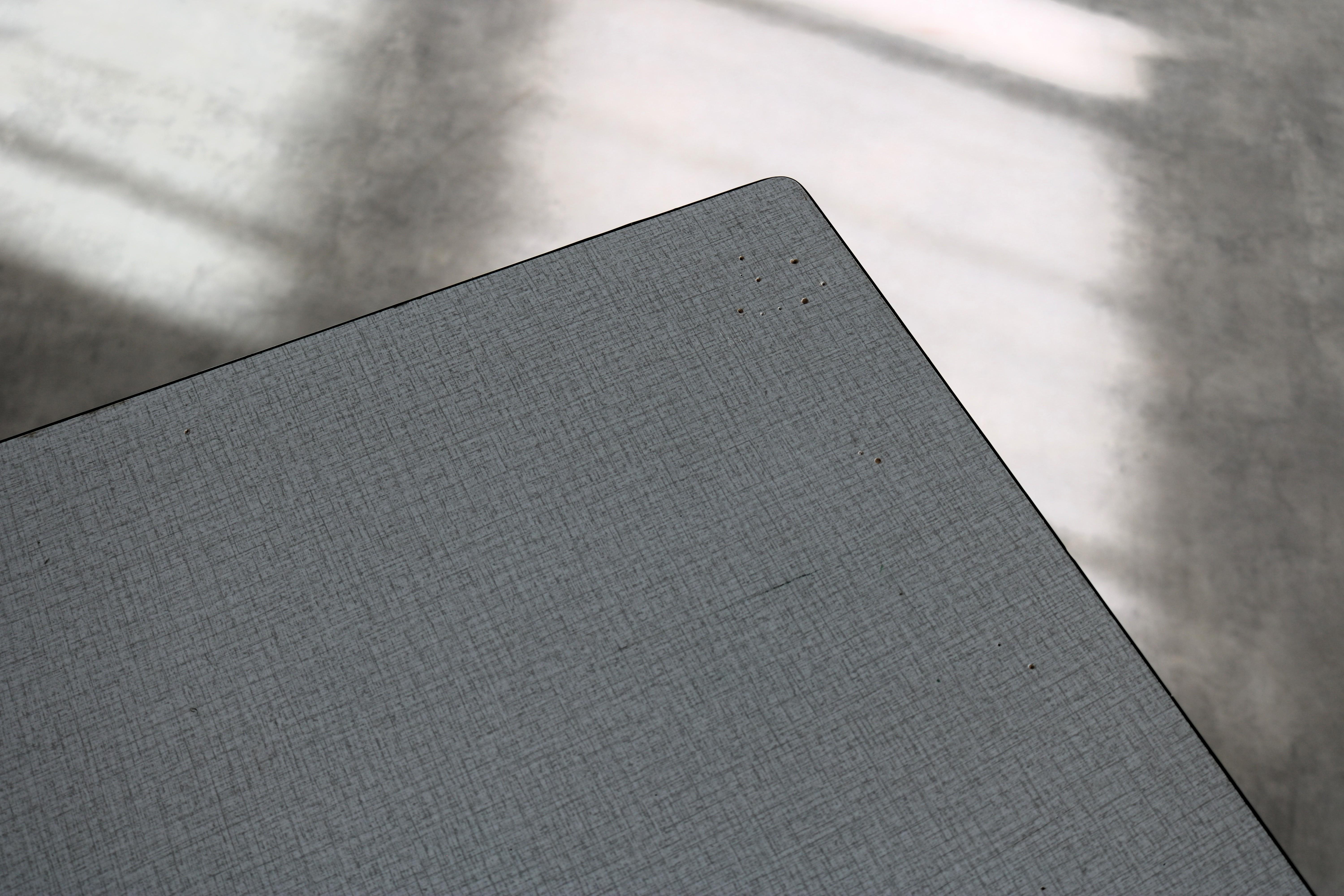 Scrivania vintage  industriale  1970s  scrivania in vendita 5