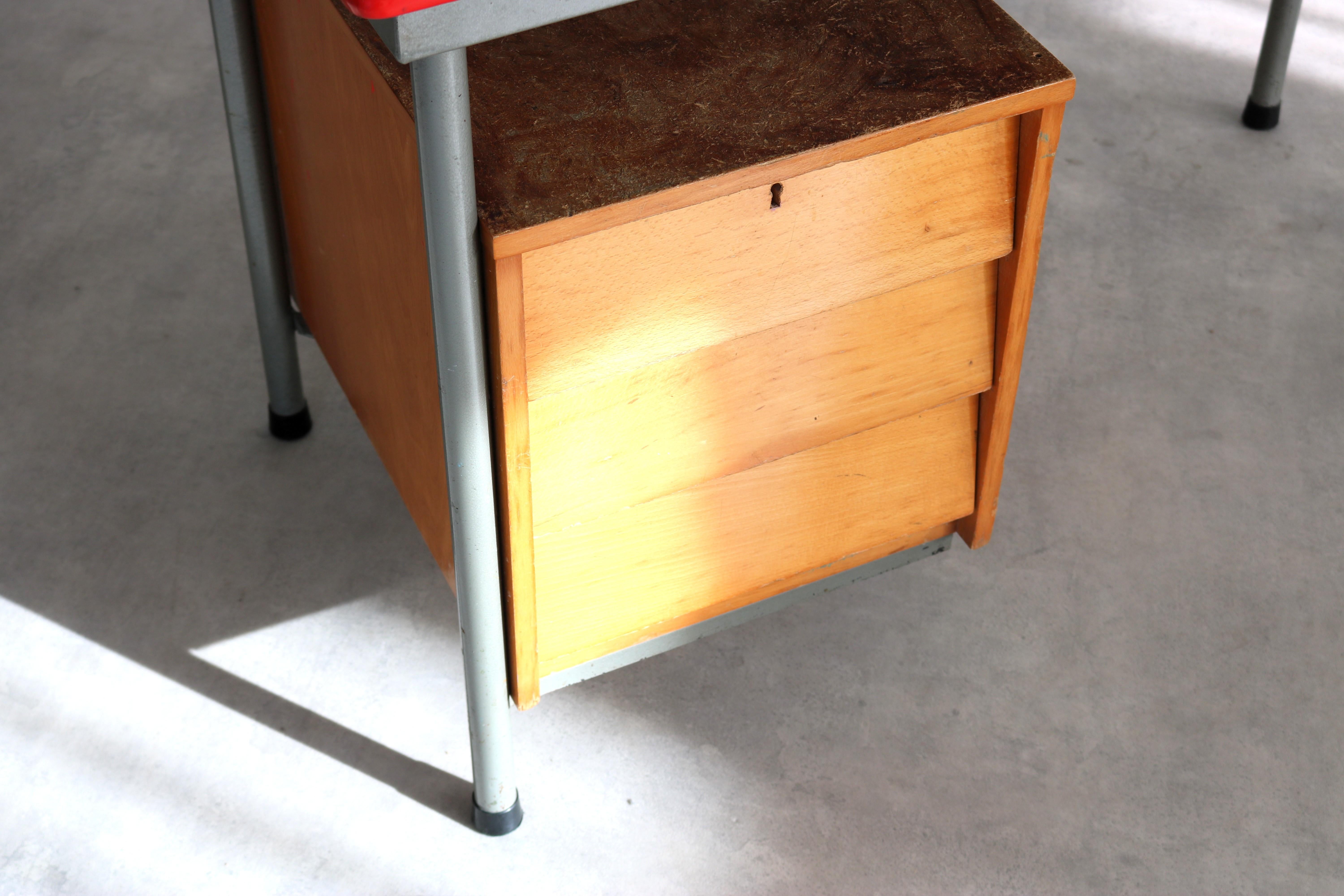 Metallo Scrivania vintage  industriale  1970s  scrivania in vendita