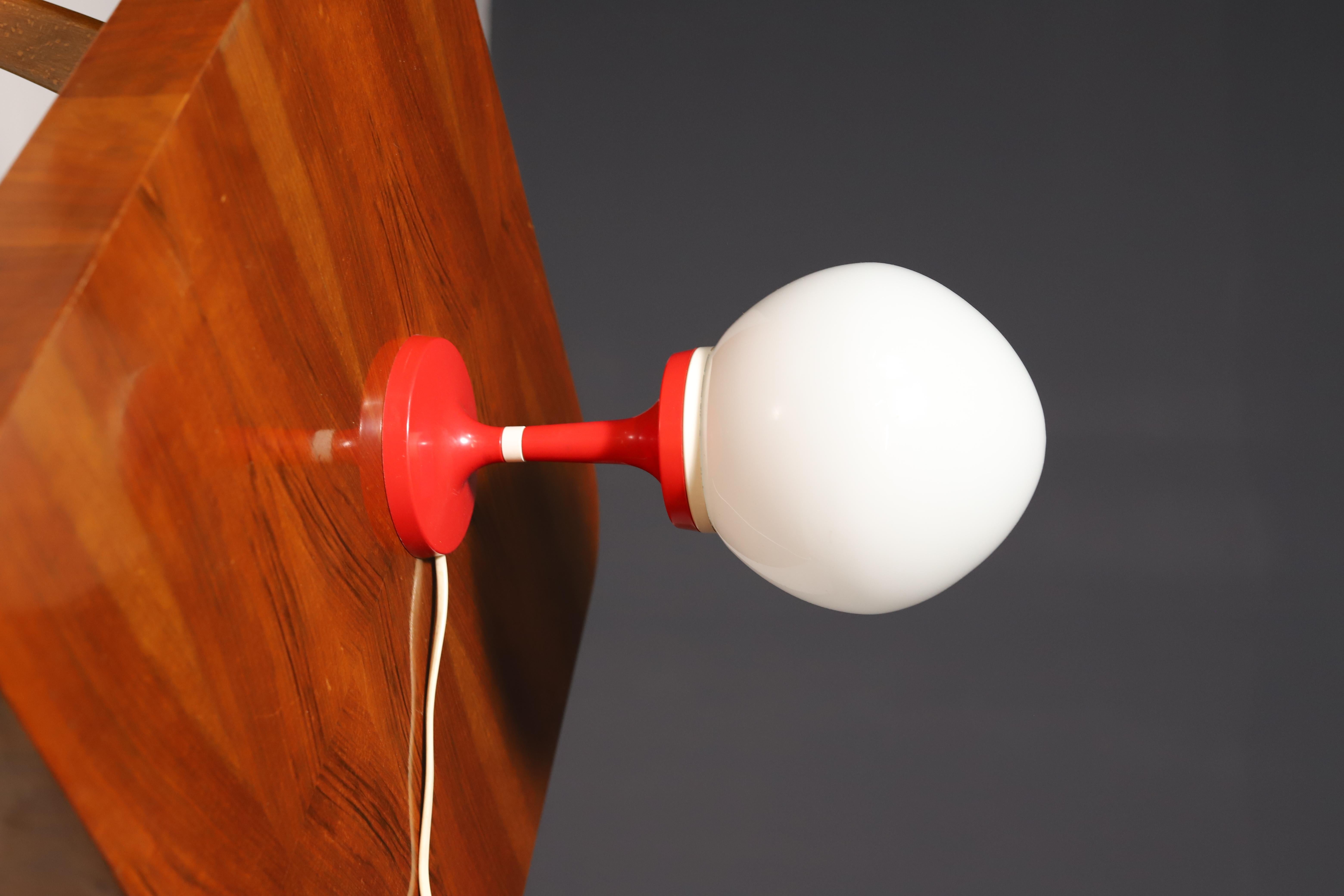 Klassische Schreibtischlampe von Karel Volf, 1970er Jahre, Tschechoslowakei (Moderne der Mitte des Jahrhunderts) im Angebot