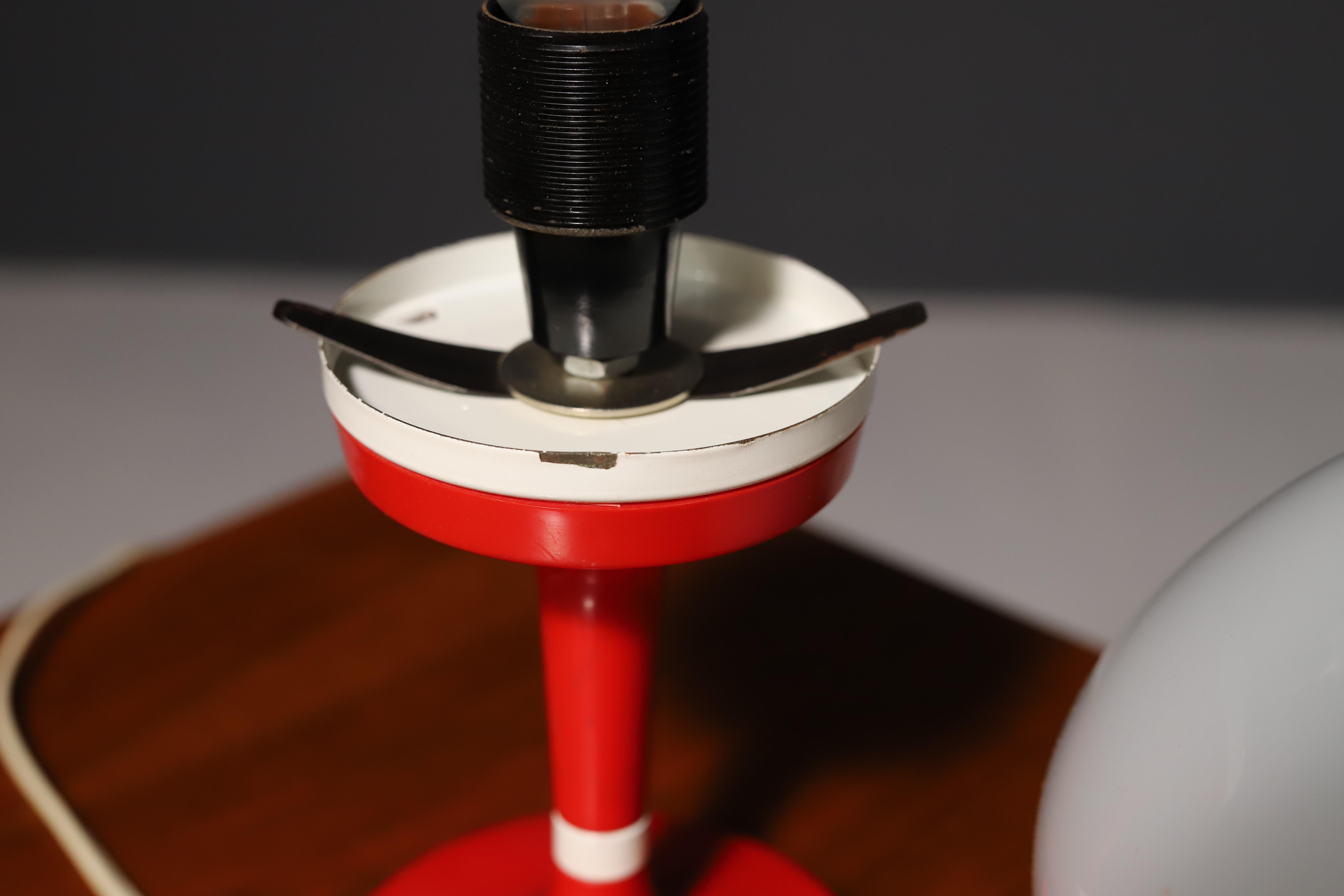 Klassische Schreibtischlampe von Karel Volf, 1970er Jahre, Tschechoslowakei (Glas) im Angebot