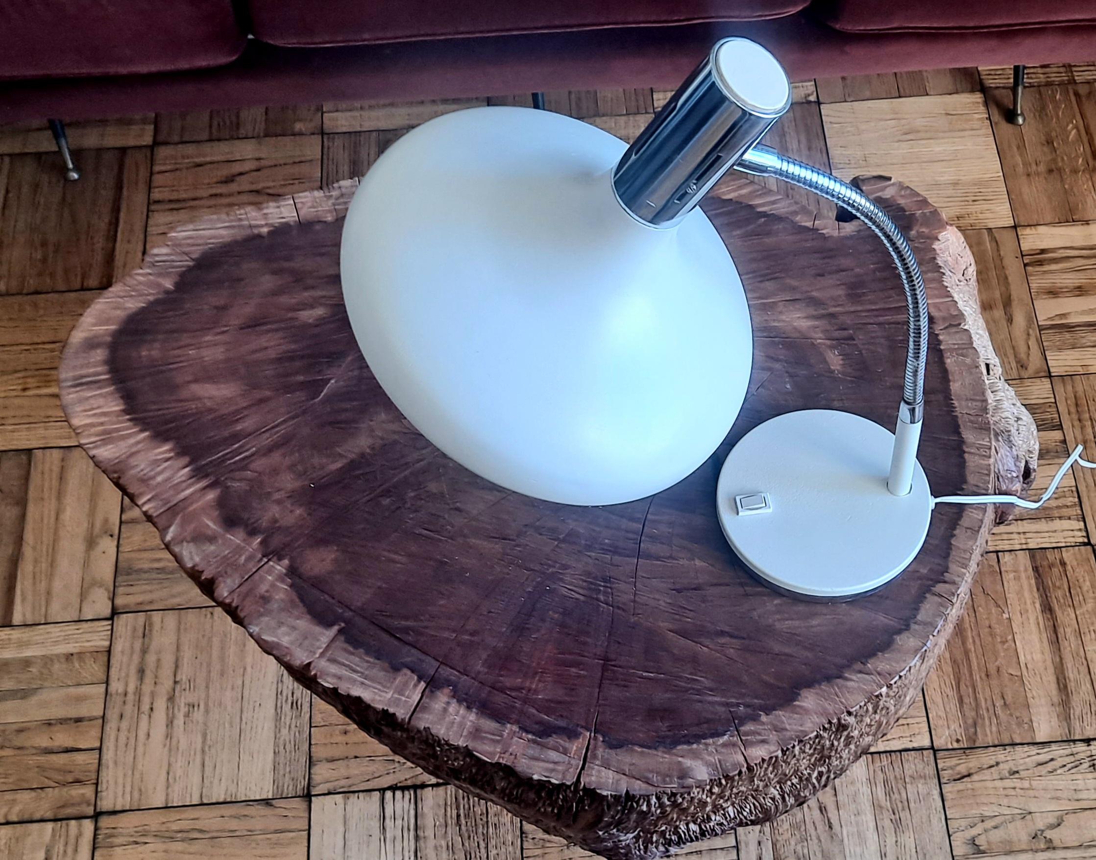 Vintage Desk Lamp In Good Condition For Sale In Los Angeles, CA