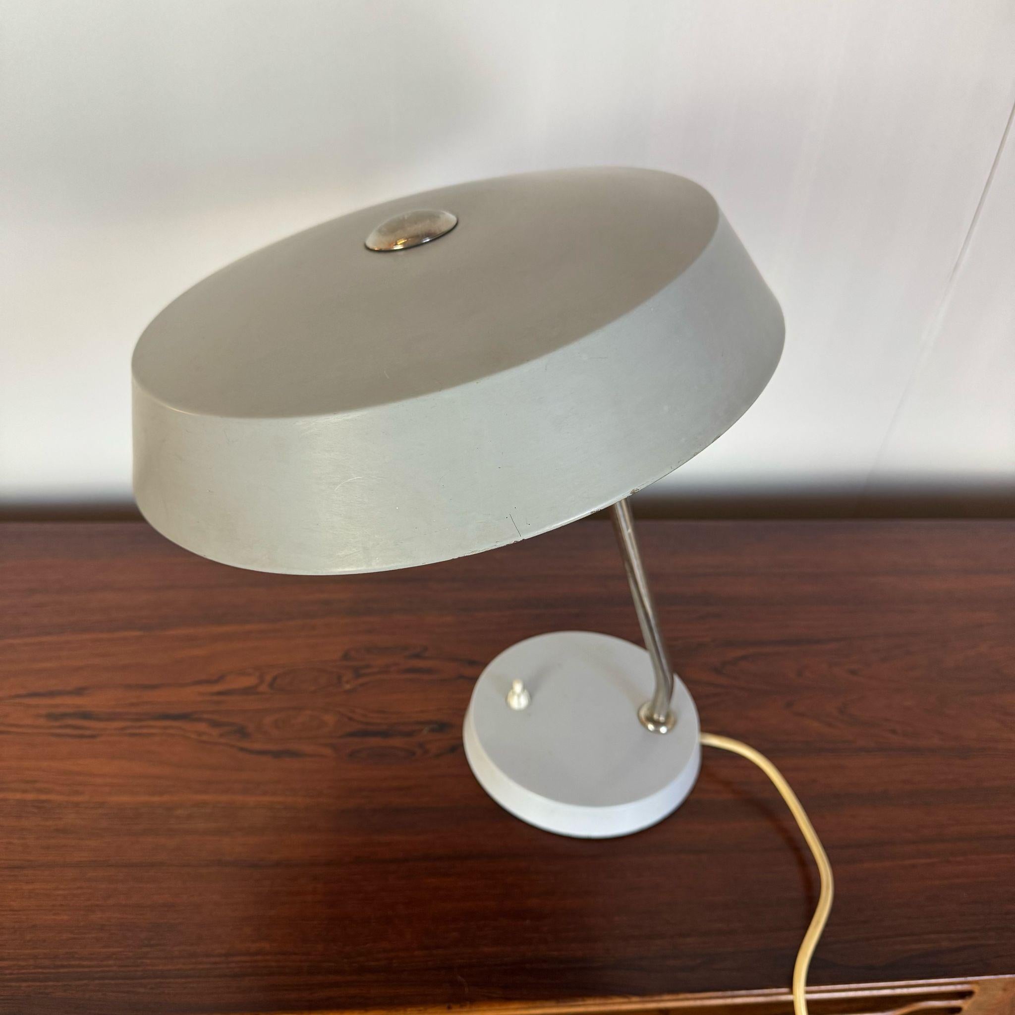 Vintage Schreibtischlampe, Deutschland, Vintage Schreibtischlampe, VEB Narva Leuchtenbau Lengefe 70s (Moderne der Mitte des Jahrhunderts) im Angebot
