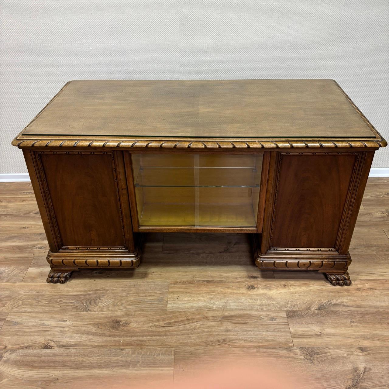 Scrivania vintage  Neo-Rinascimento  1950  Noce in vendita 14