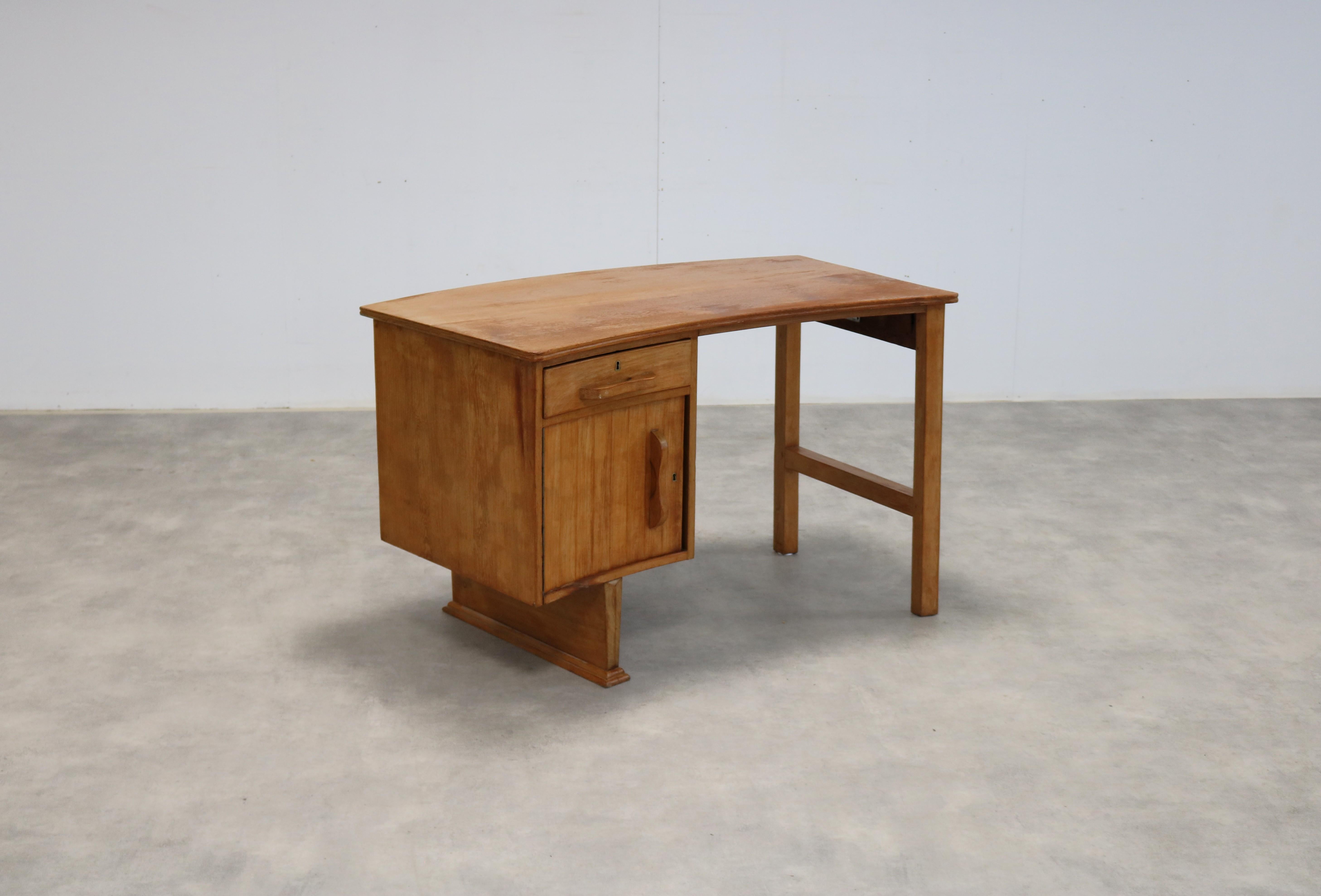 Olandese Scrivania vintage  Oak  1950s  Periodo  1950s in vendita