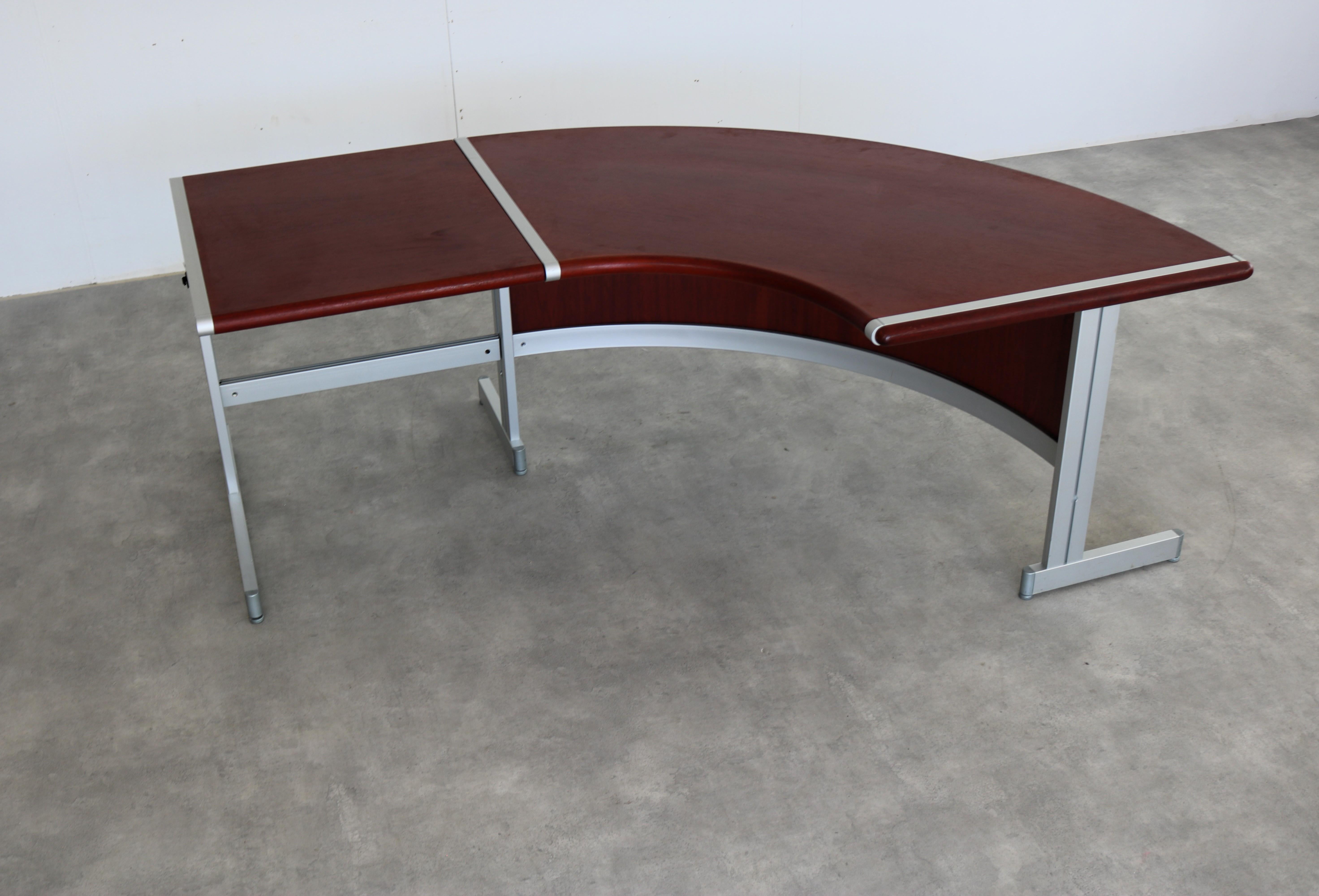 Bureau vintage  mobilier de bureau  1970s en vente 5