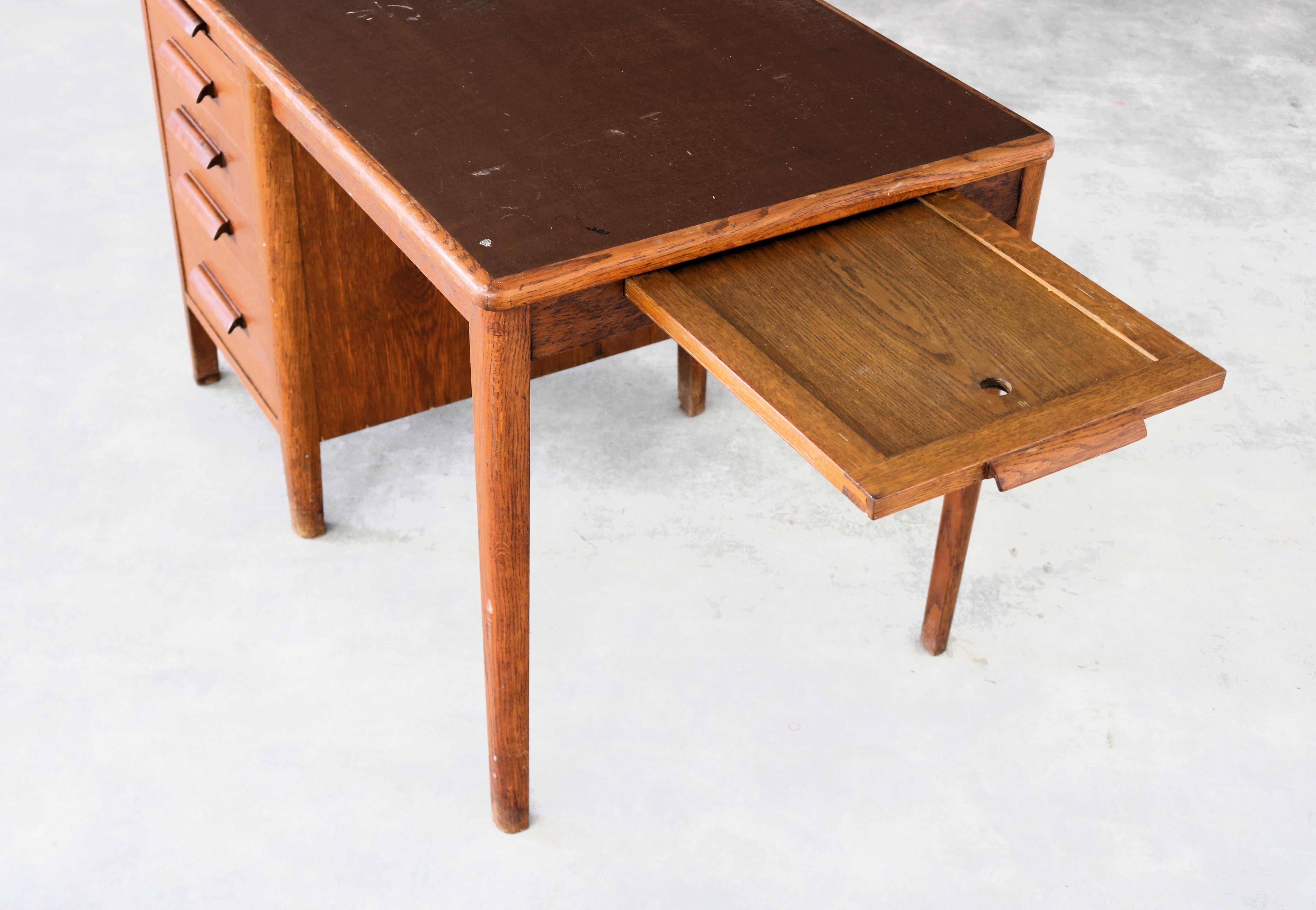 Vintage desk  table  1950s  Sweden For Sale 2