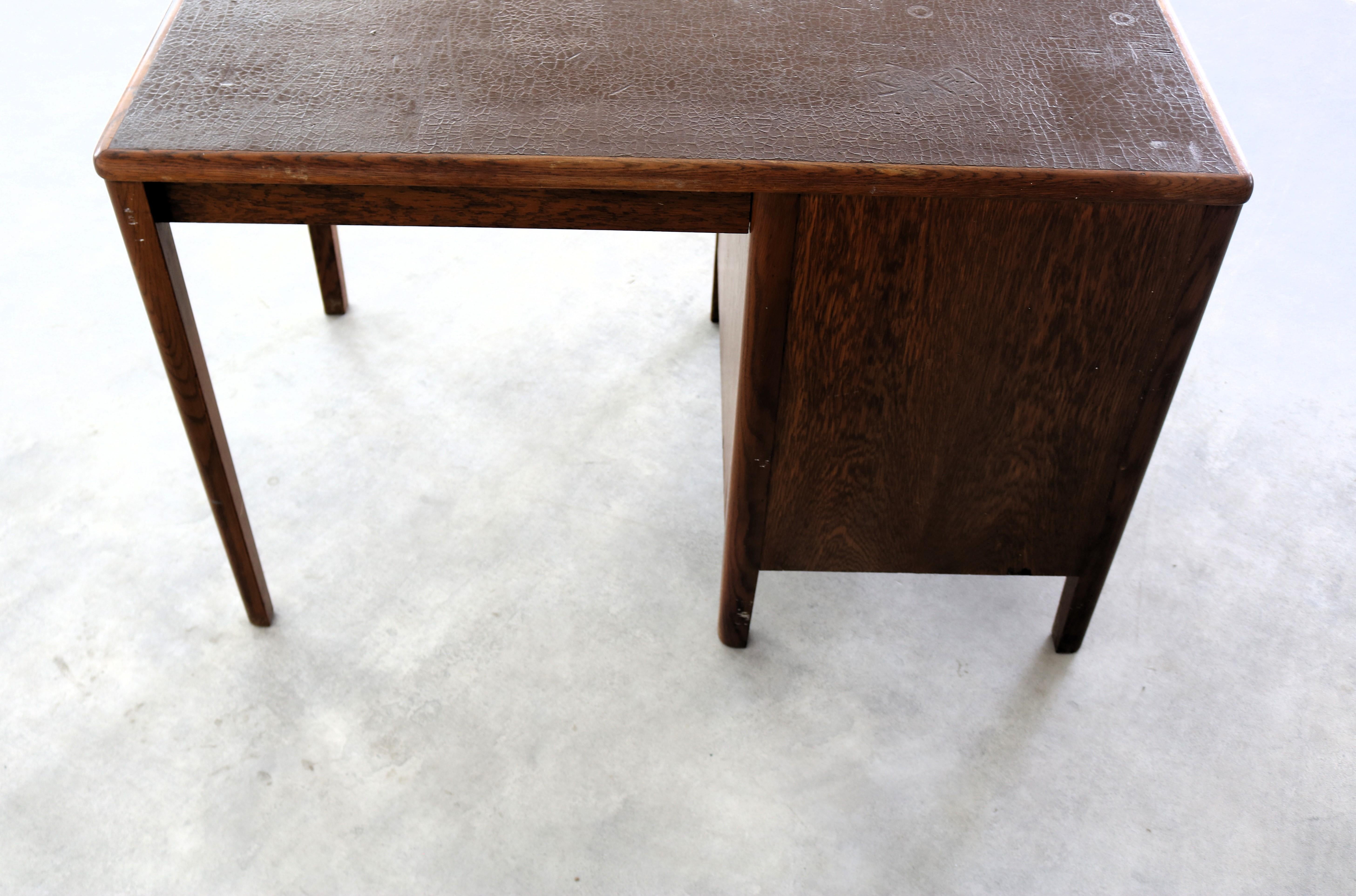Vintage desk  table  1950s  Sweden For Sale 3