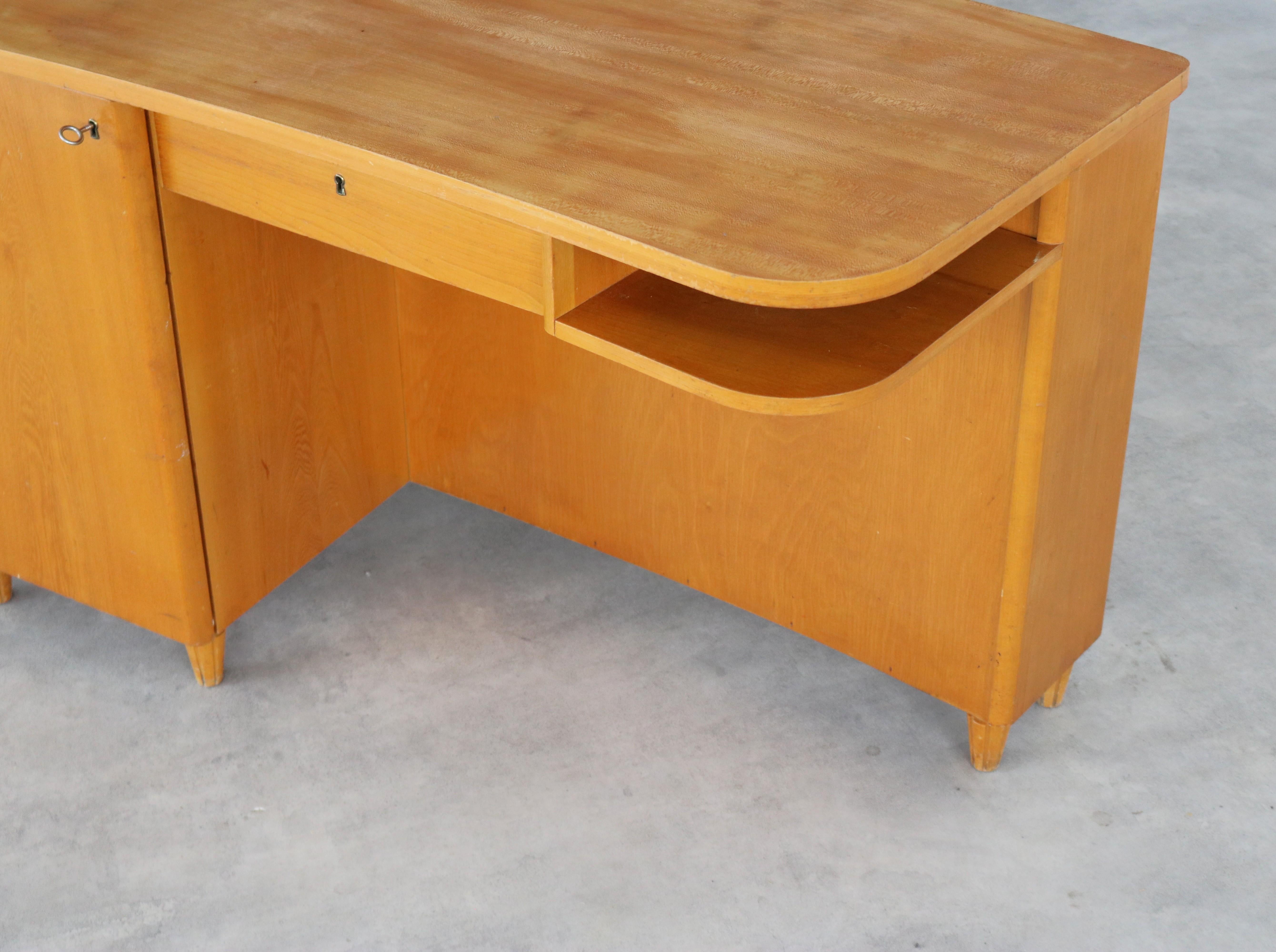 Vintage-Schreibtisch  Tabelle  1960s  Schweden (Buchenholz) im Angebot
