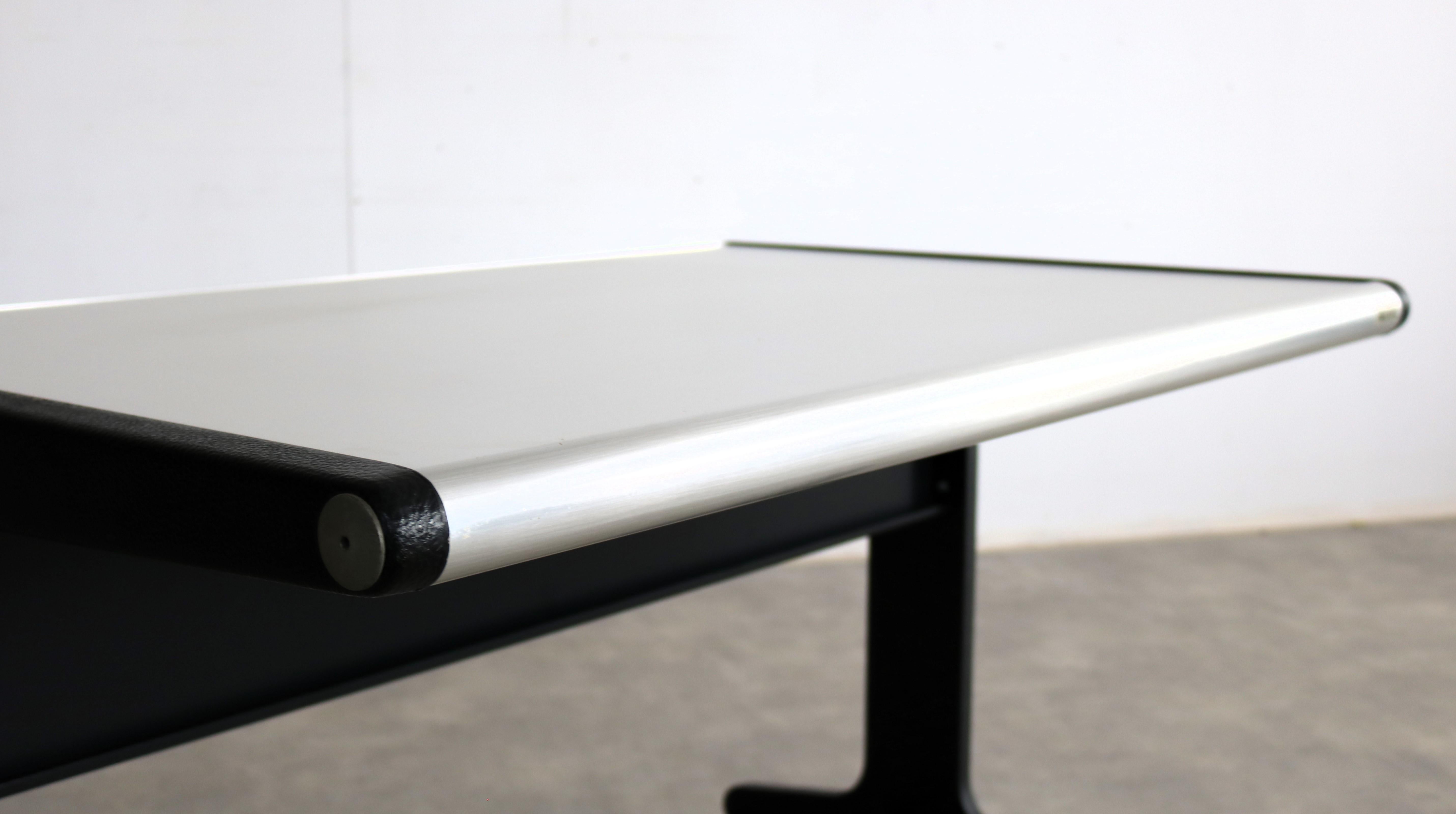 alter Schreibtisch  Tabelle  70's  Hillebrand im Angebot 2