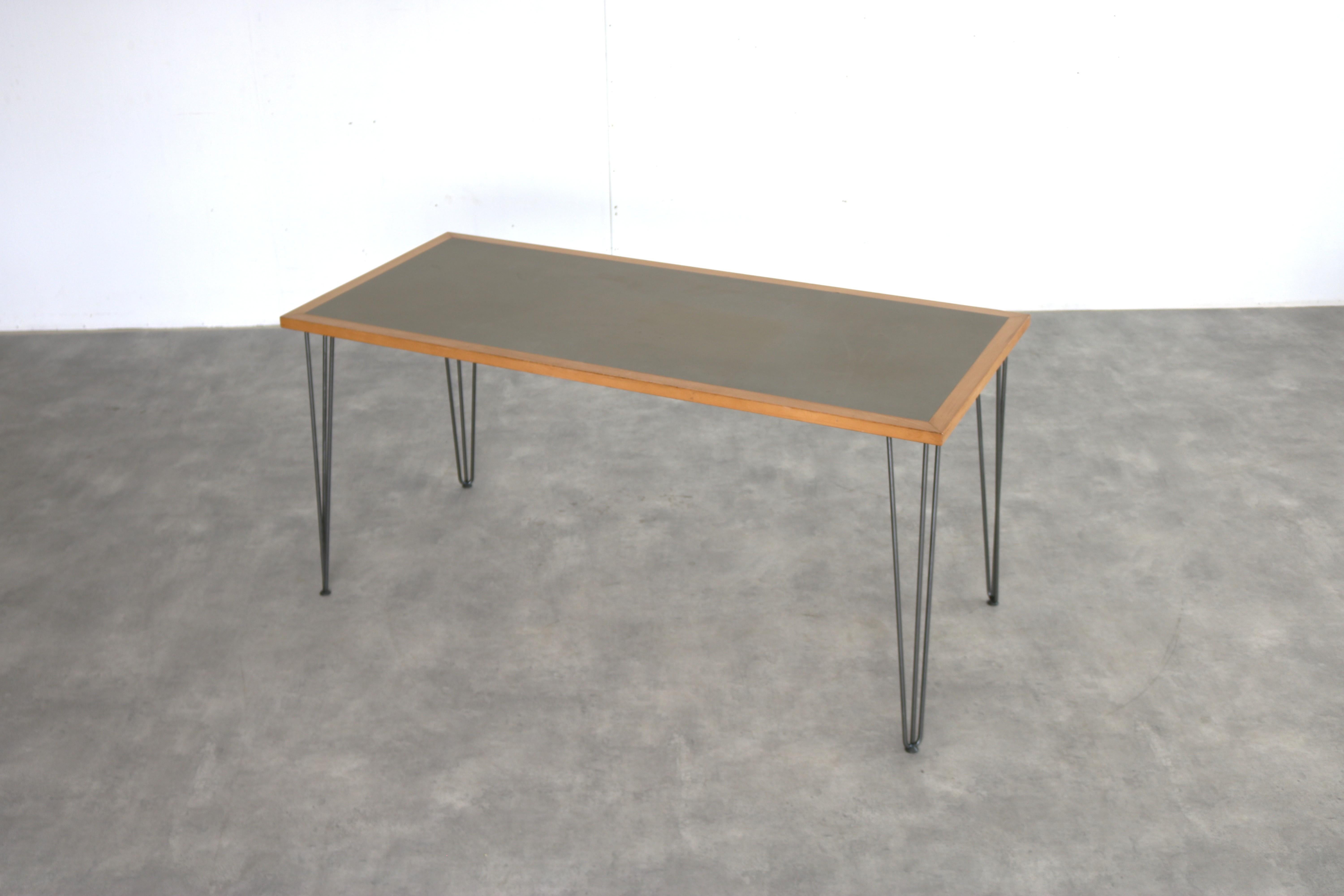 vintage desk  table  70s  Magnus Olesen For Sale 4