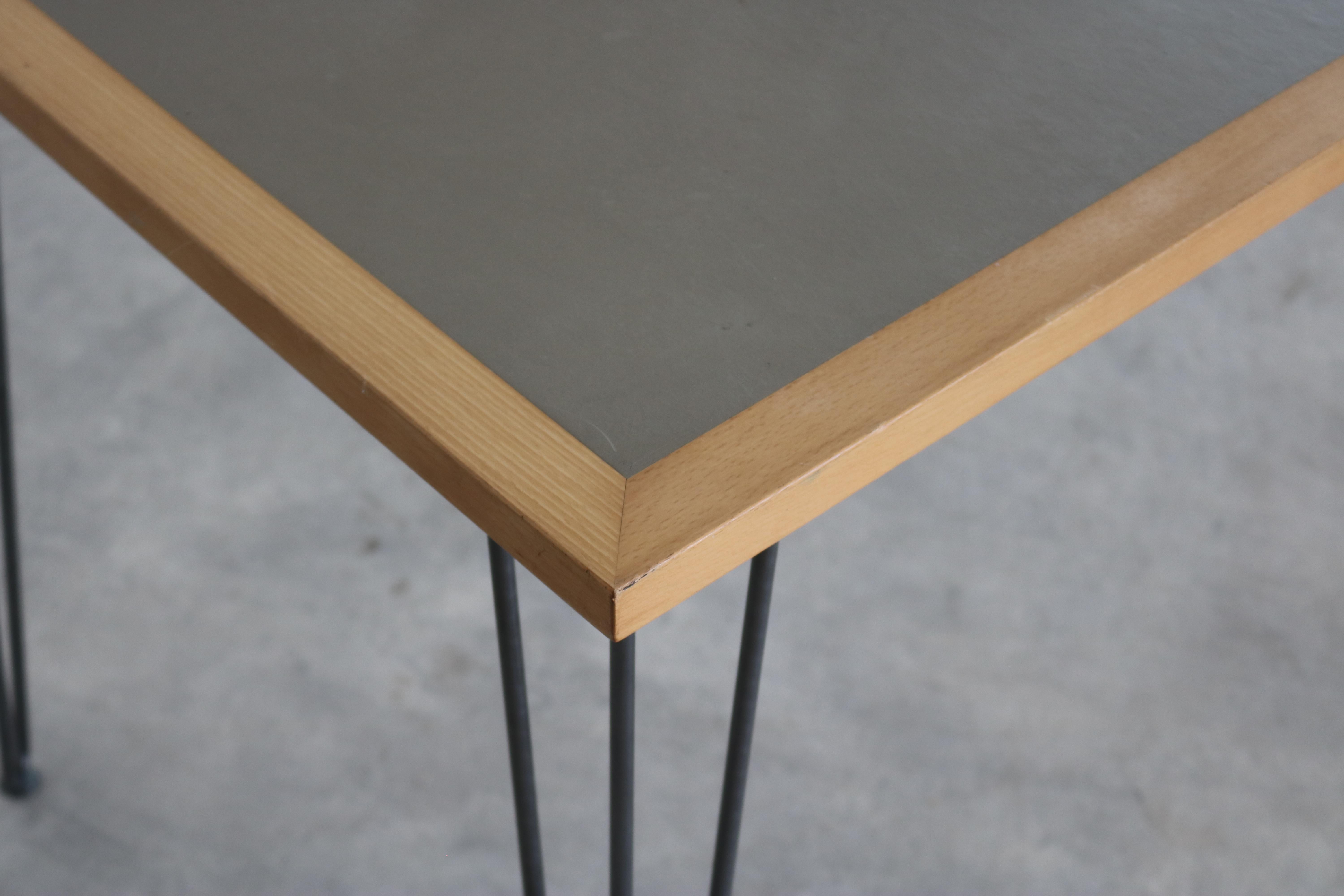 vintage desk  table  70s  Magnus Olesen For Sale 1