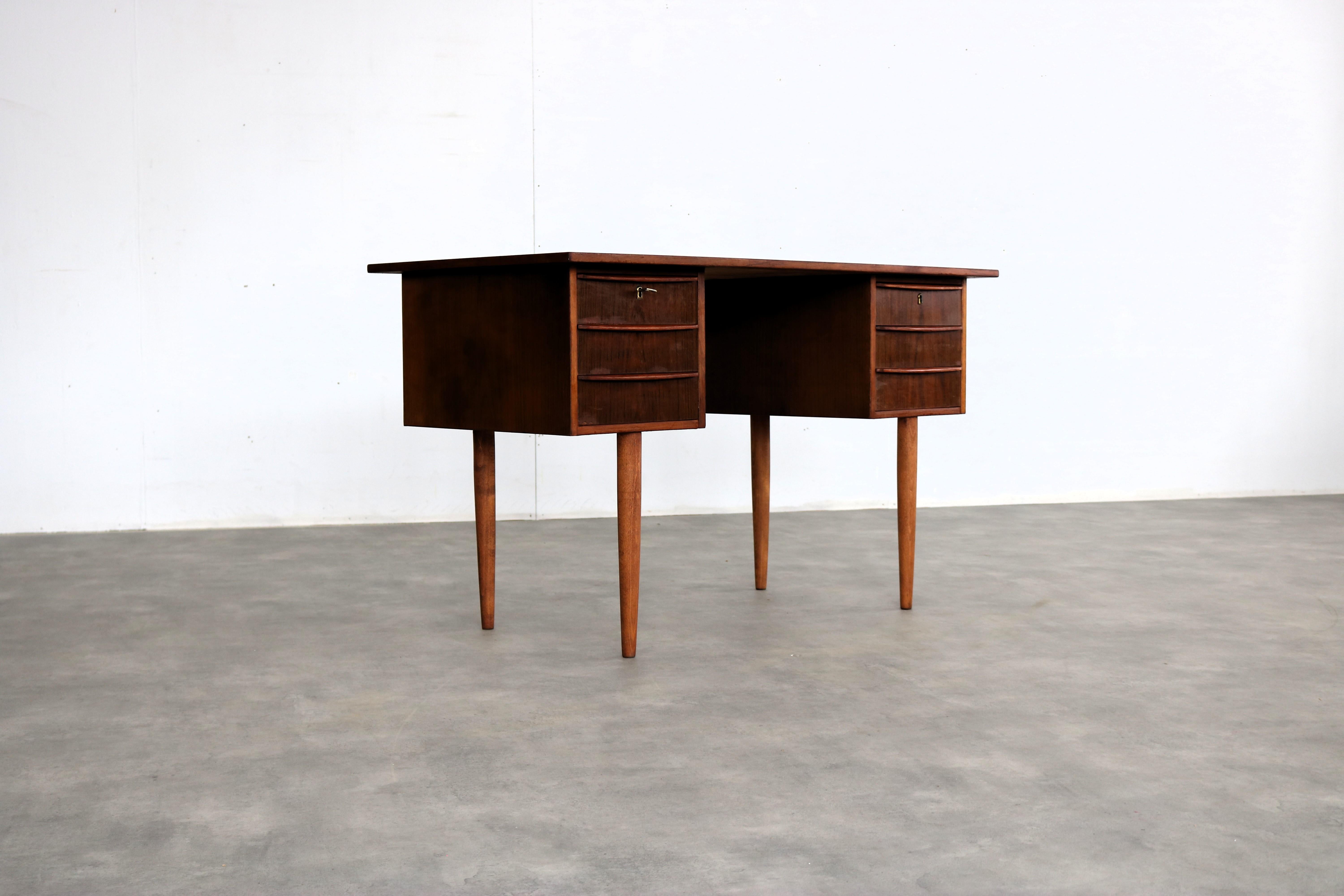 scrivania vintage  Teak  1960s  Danese in vendita 6
