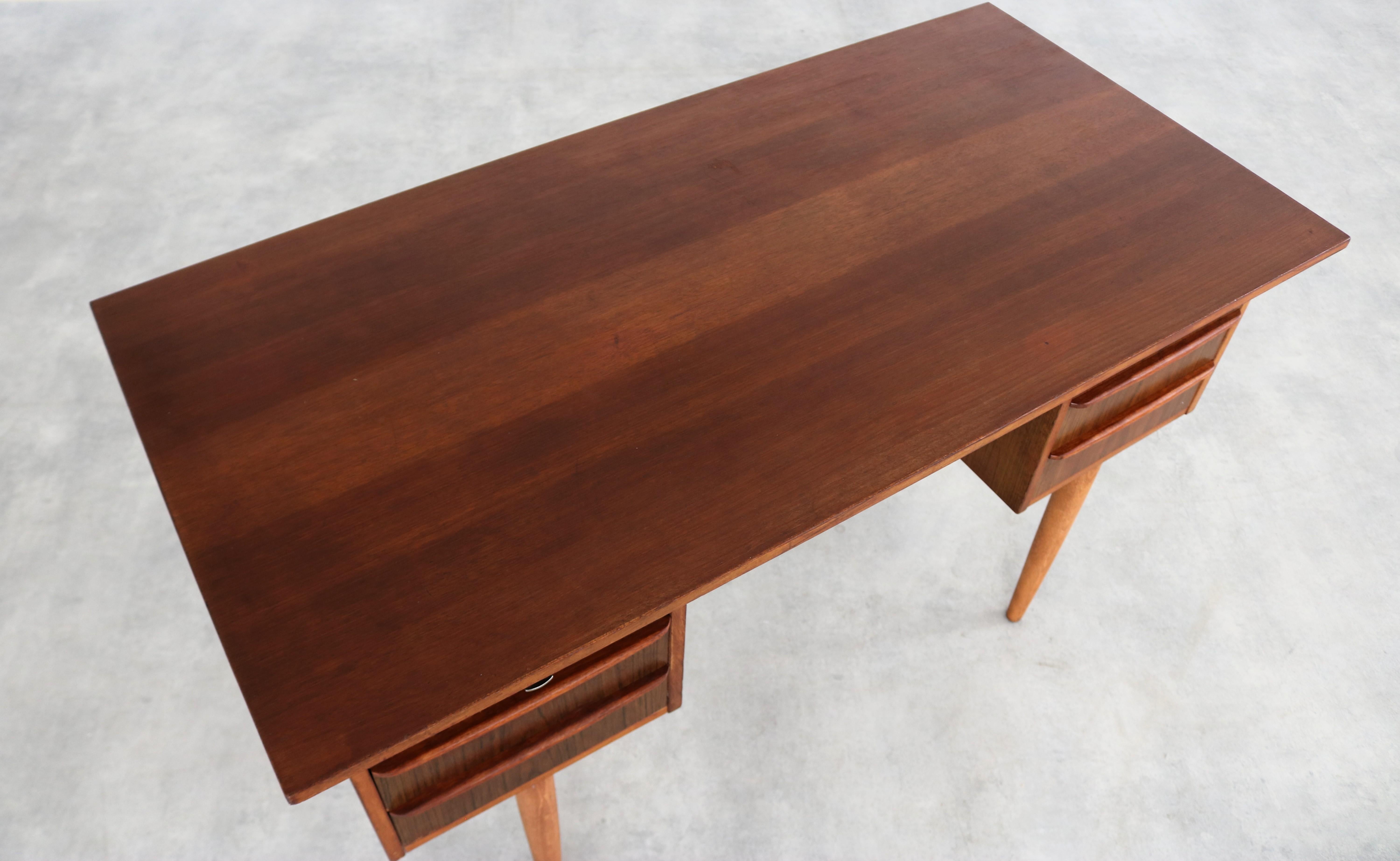 scrivania vintage  Teak  1960s  Danese in vendita 1