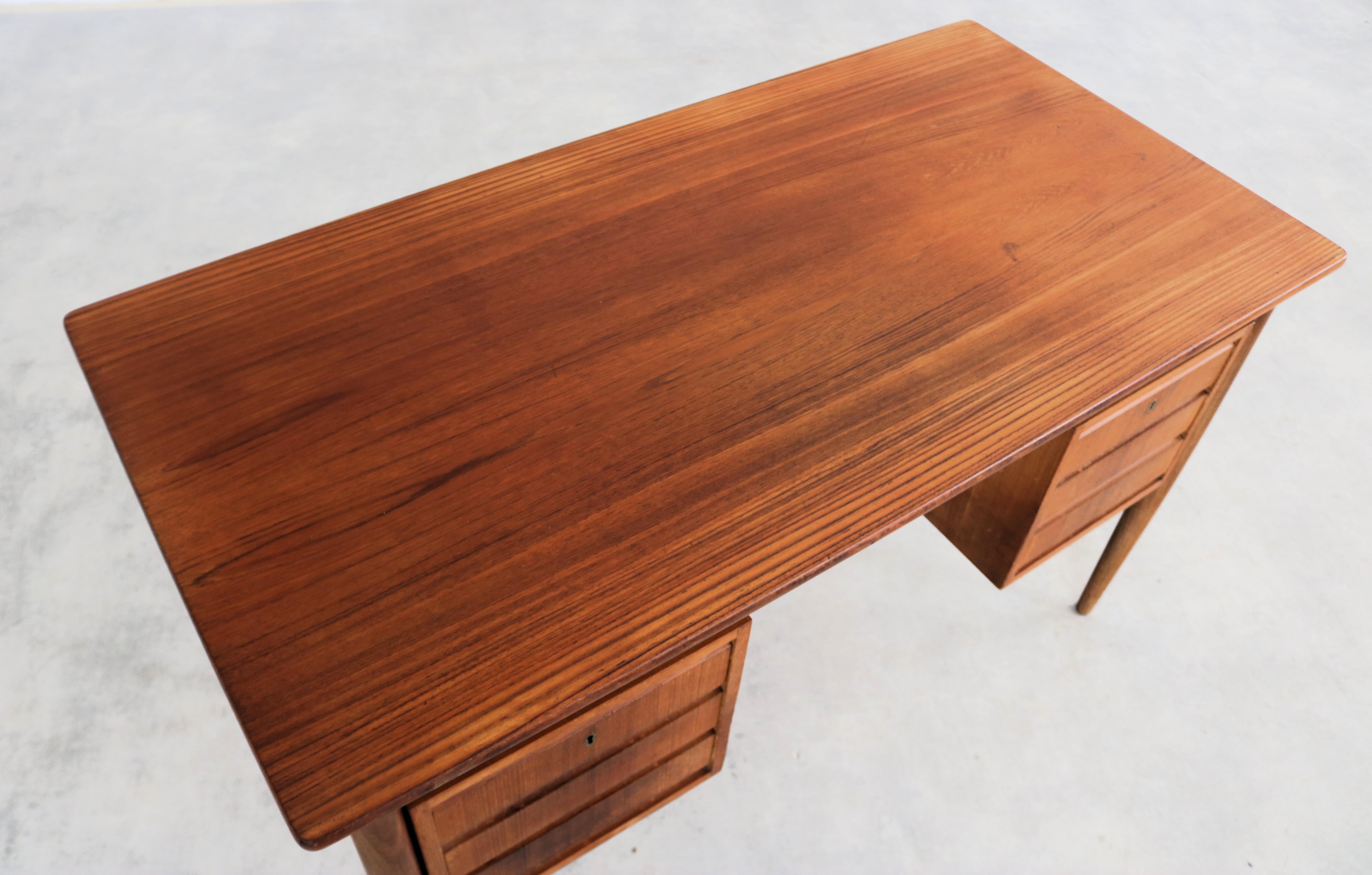 Scrivania vintage  Teak  1960s  Danese in vendita 1