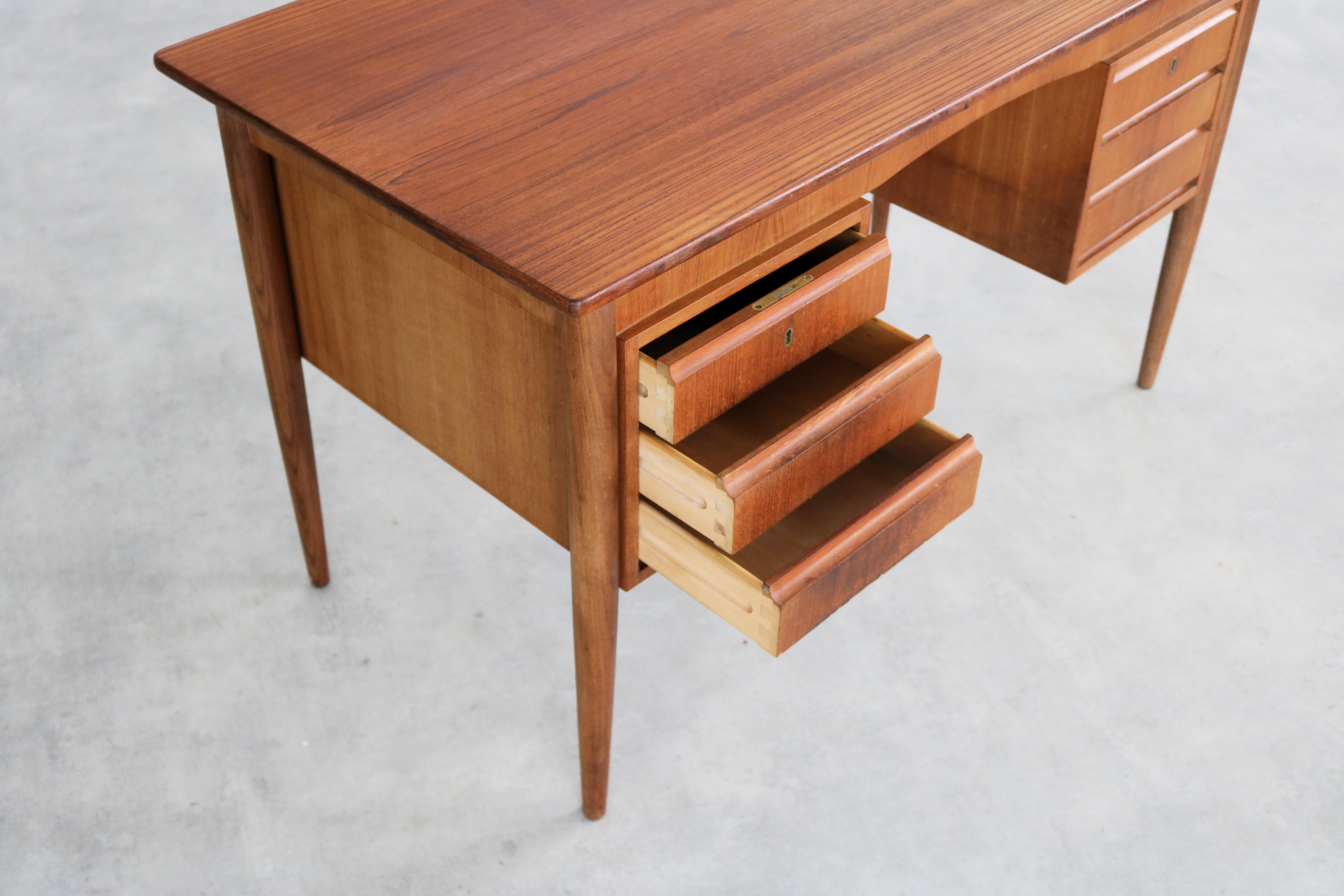 Scrivania vintage  Teak  1960s  Danese in vendita 2