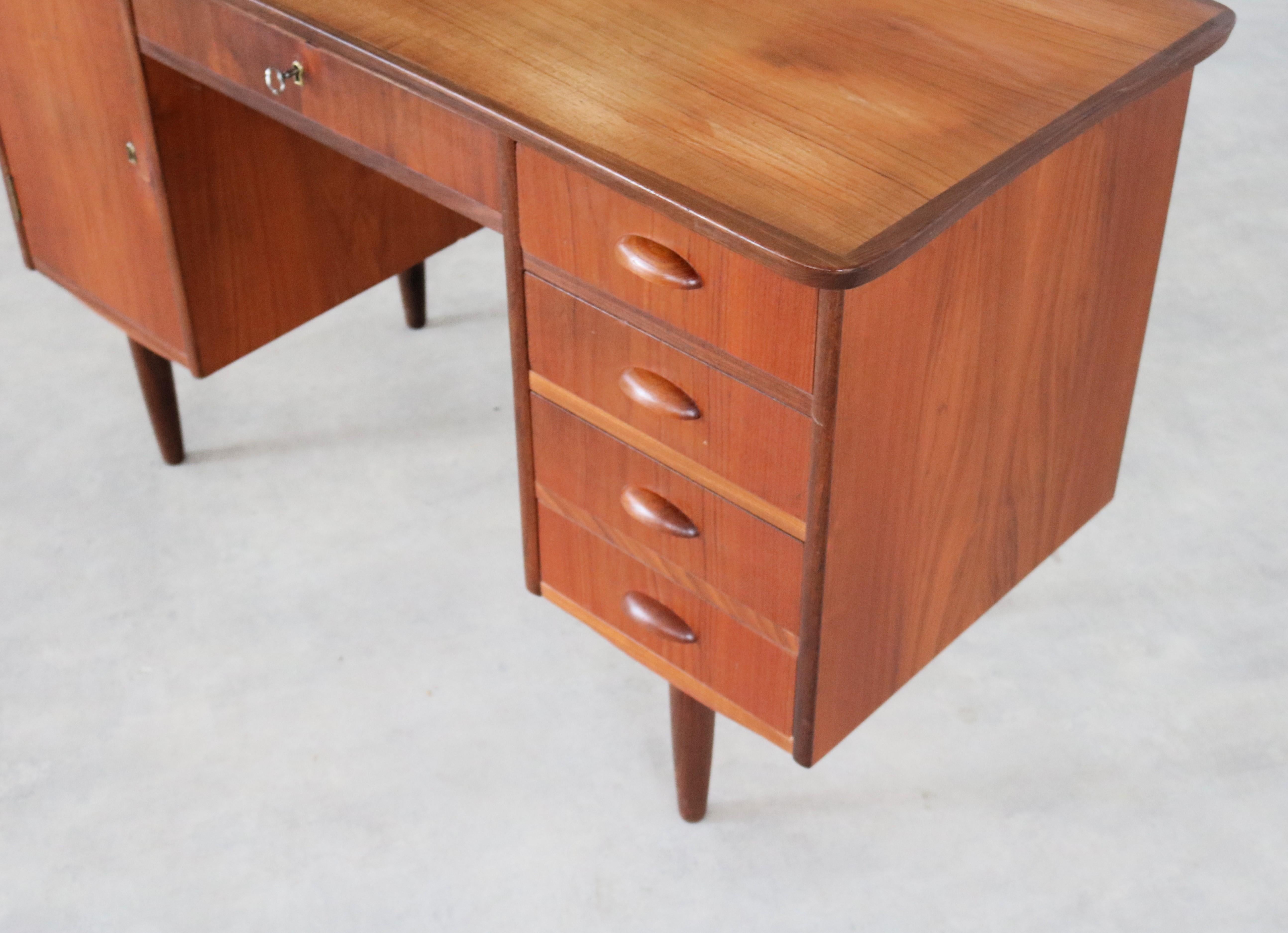 Scrivania vintage  Teak  1960s  Danese in vendita 2