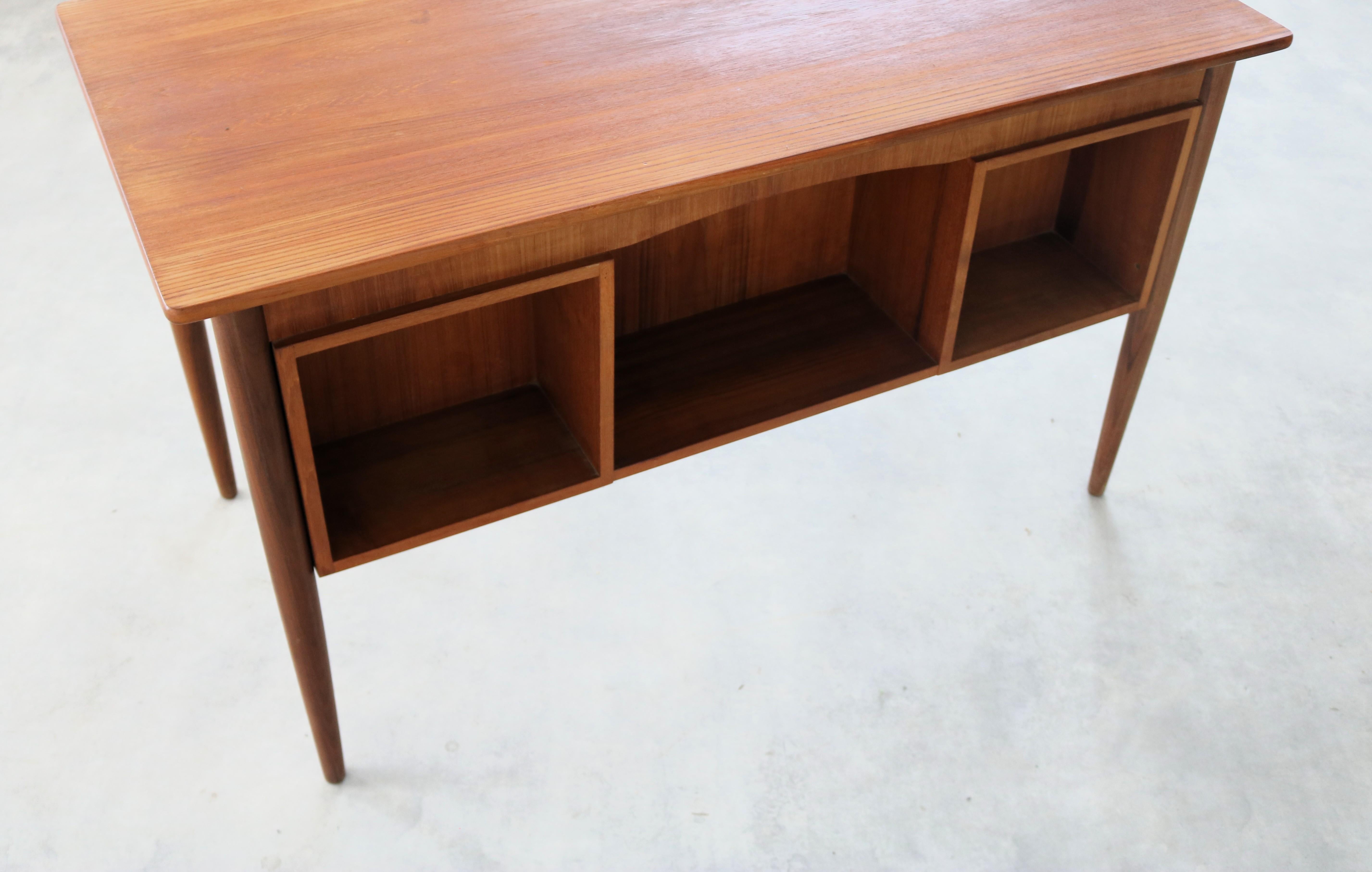 Scrivania vintage  Teak  1960s  Danese in vendita 4