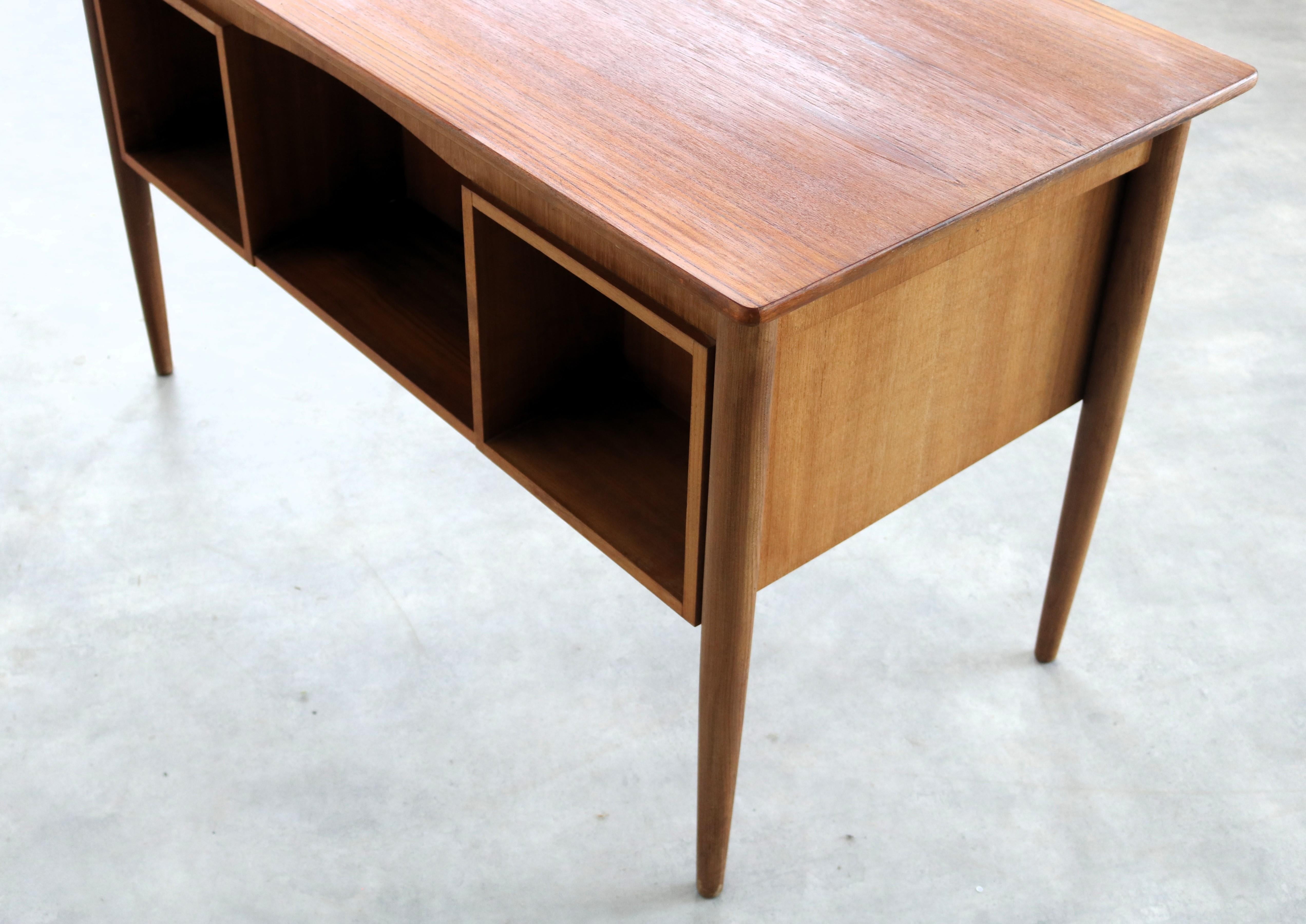 Scrivania vintage  Teak  1960s  Danese in vendita 5