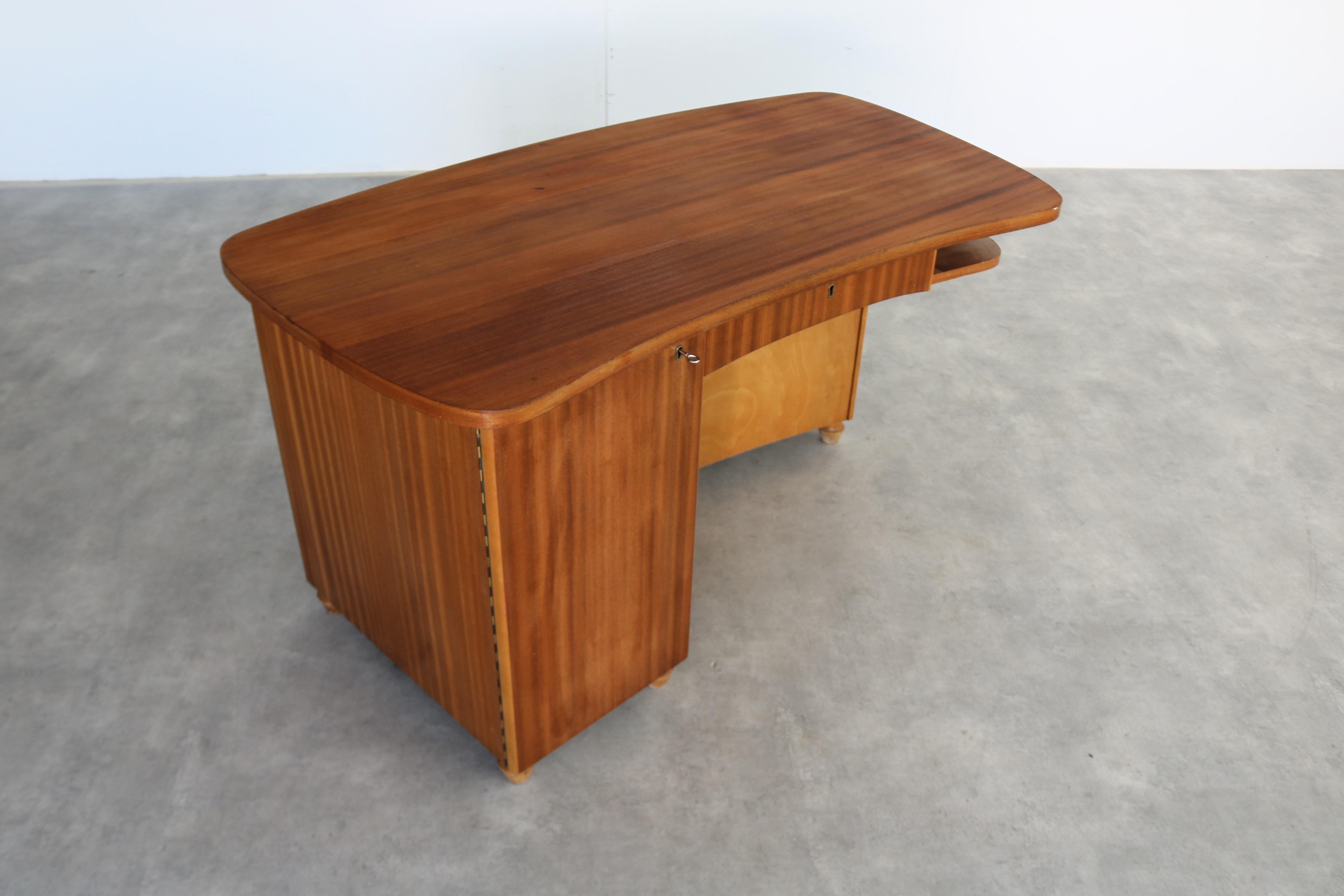 Metà XX secolo Scrivania vintage  Teak  1960s  Svedese in vendita