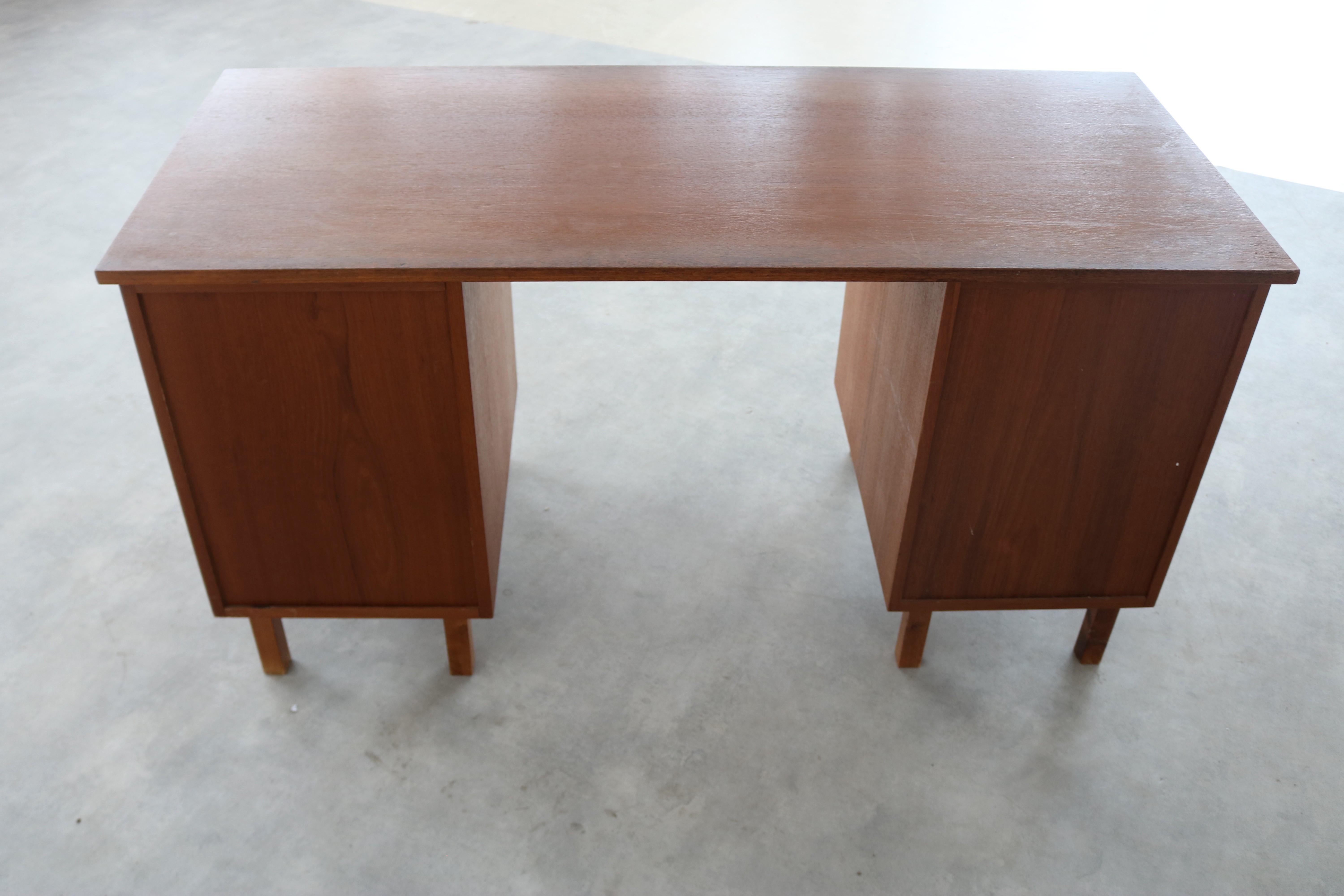Scrivania vintage  Teak  1960s  Svedese in vendita 4
