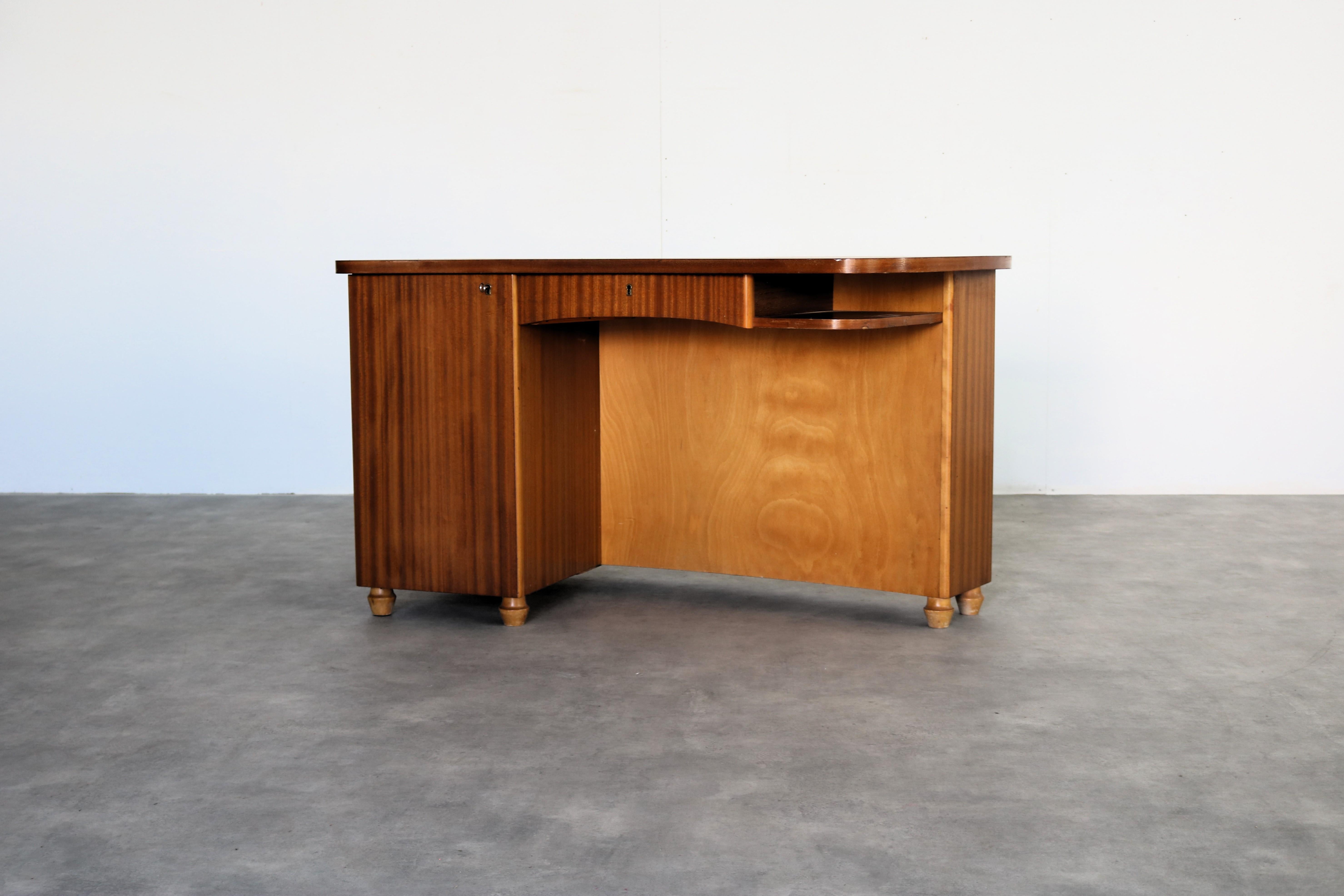 Scrivania vintage  Teak  1960s  Svedese in vendita 5