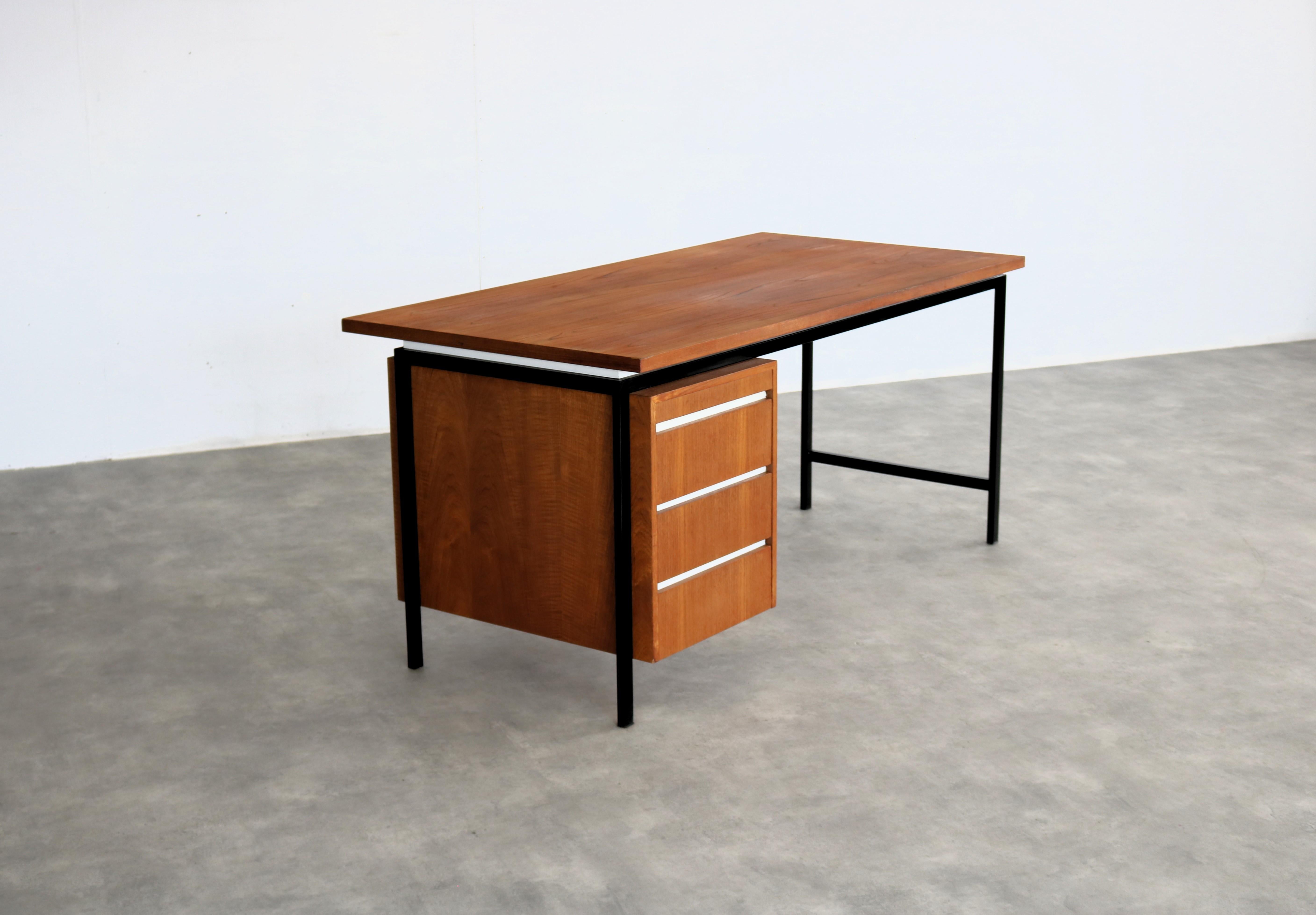 Vintage desk  teak  metal  1960s  Period  1960s In Good Condition For Sale In Lemmer, NL
