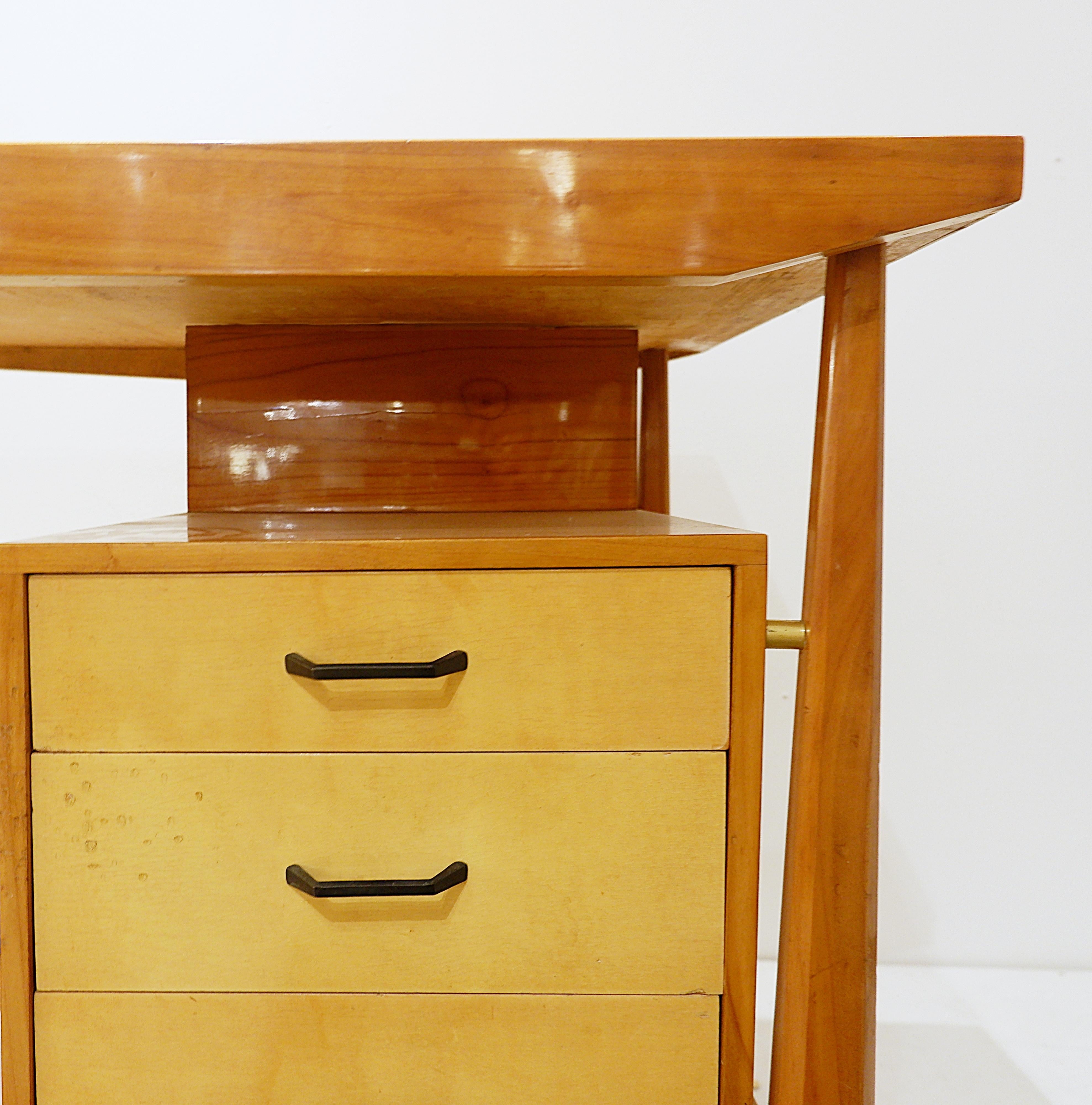 Vintage-Schreibtisch mit Kommode, Italien - 1950er Jahre im Angebot 2