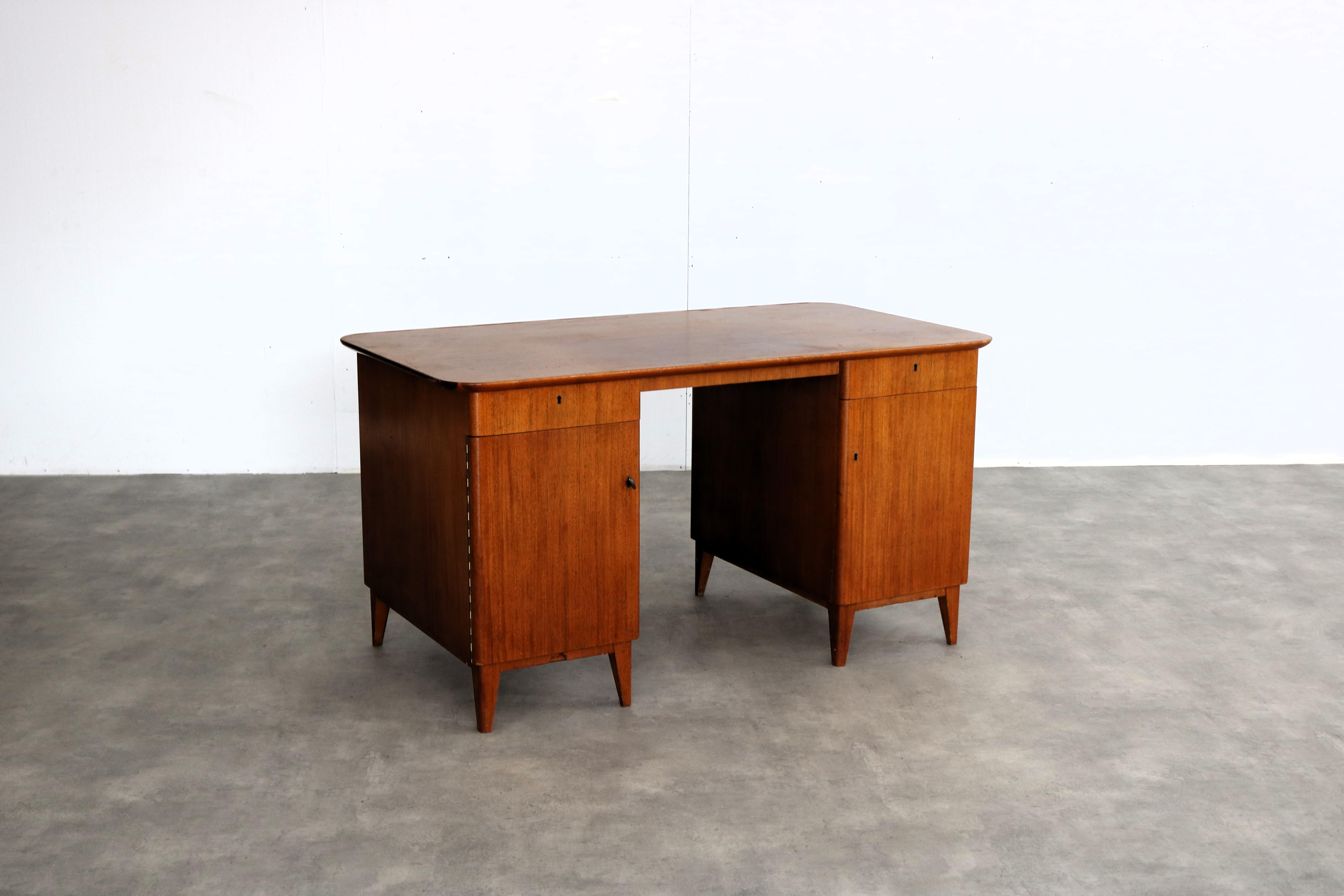 alter schreibtisch holz