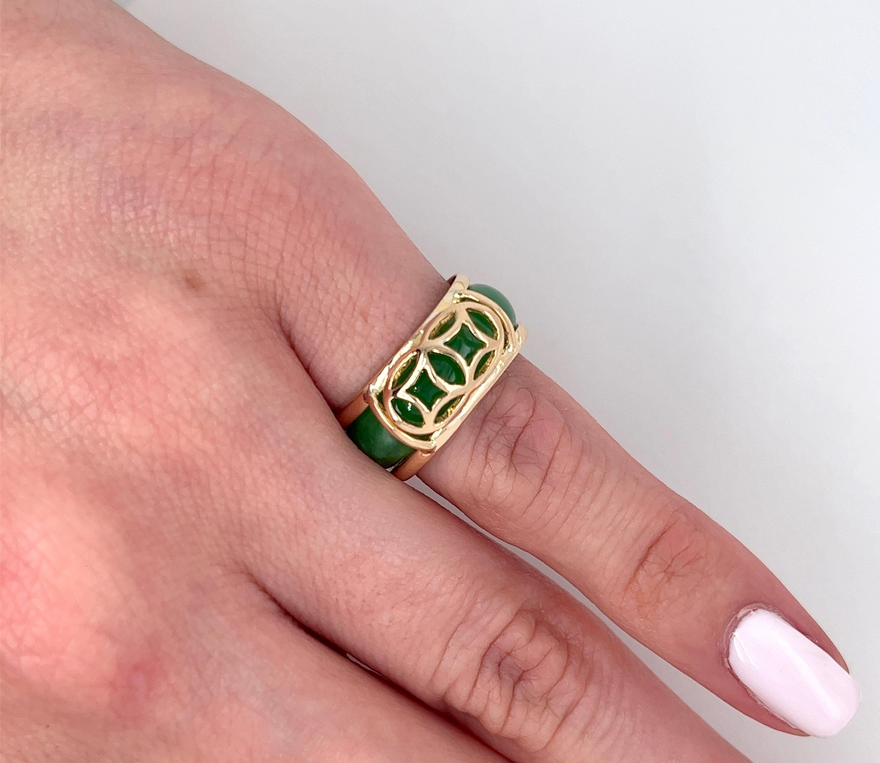 gold band pinky ring