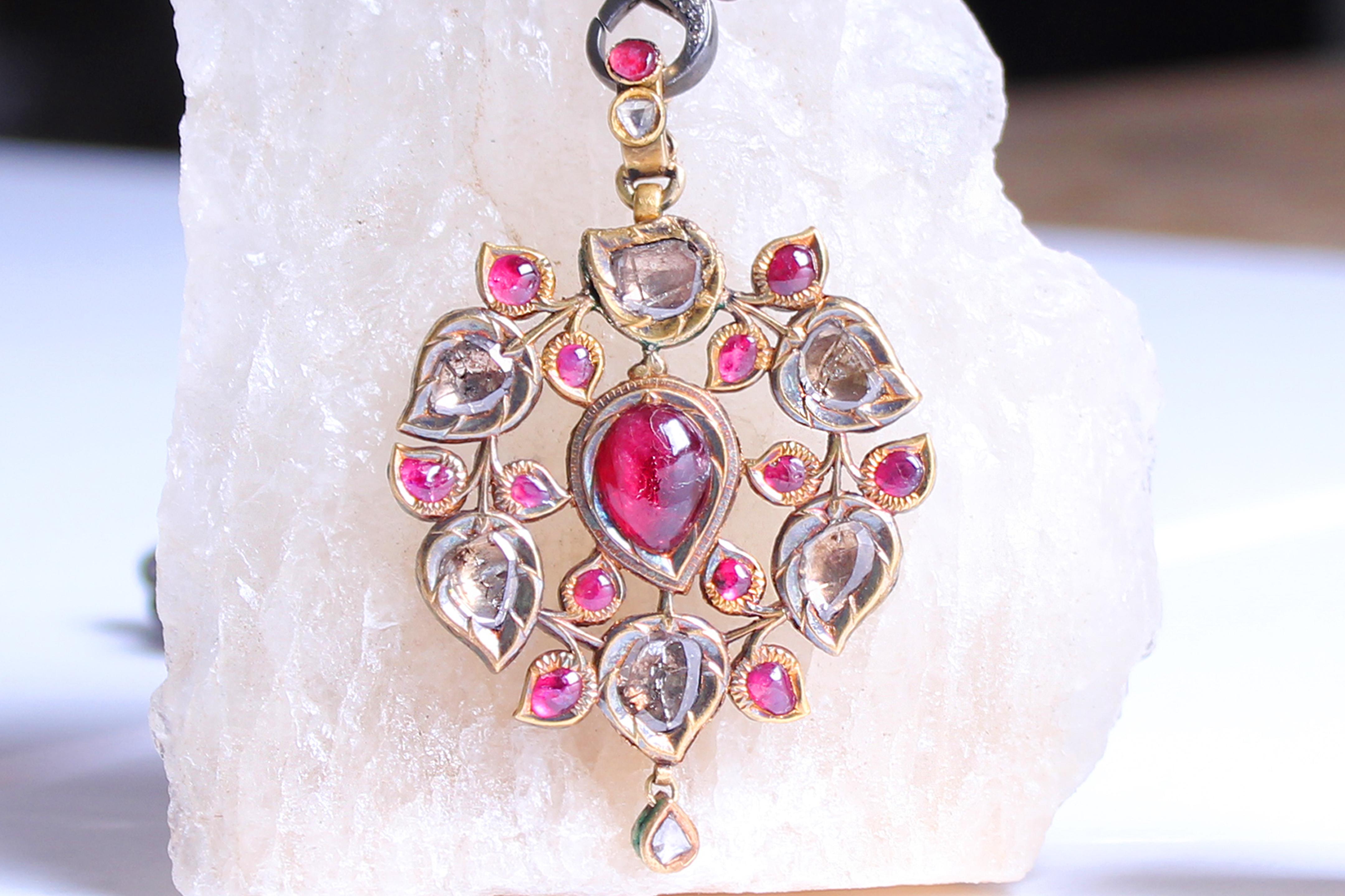 Contemporary Vintage Detailed Ruby Diamond Gold Pendant For Sale